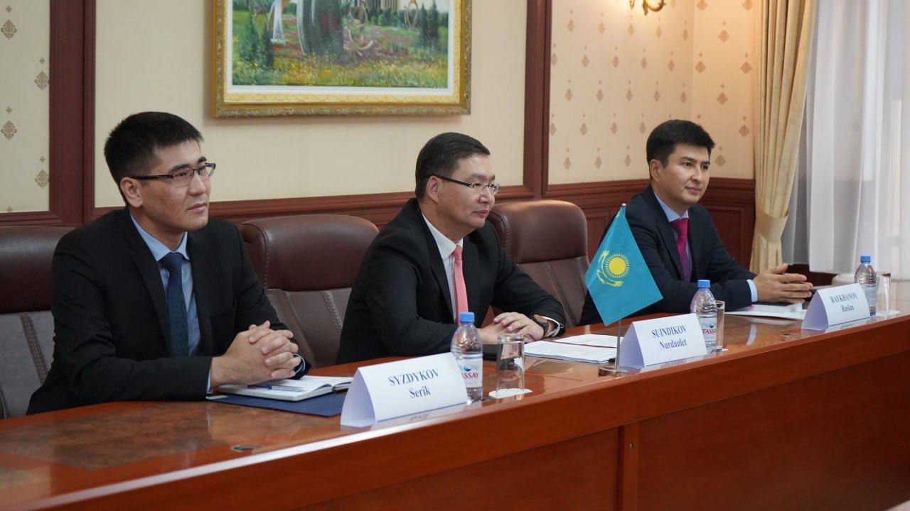 В Генеральной прокуратуре состоялась встреча с Послом Королевства Нидерланды в Казахстане