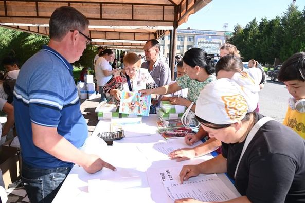 В ШЫМКЕНТЕ НА ЯРМАРКЕ "ДОРОГА В ШКОЛУ" ПРЕДСТАВИЛИ ПРОДУКЦИЮ ОКОЛО 15 ОТЕЧЕСТВЕННЫХ ПРЕДПРИЯТИЙ