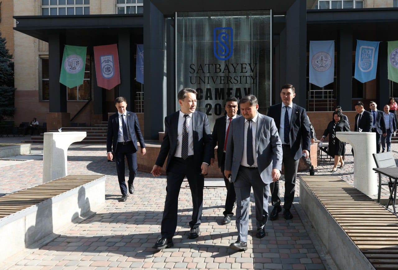 Ғылым және жоғары білім Министрі Саясат Нұрбек Сәтбаев университетінің жатақханаларының  жаңа оқу жылына дайындығын тексерді