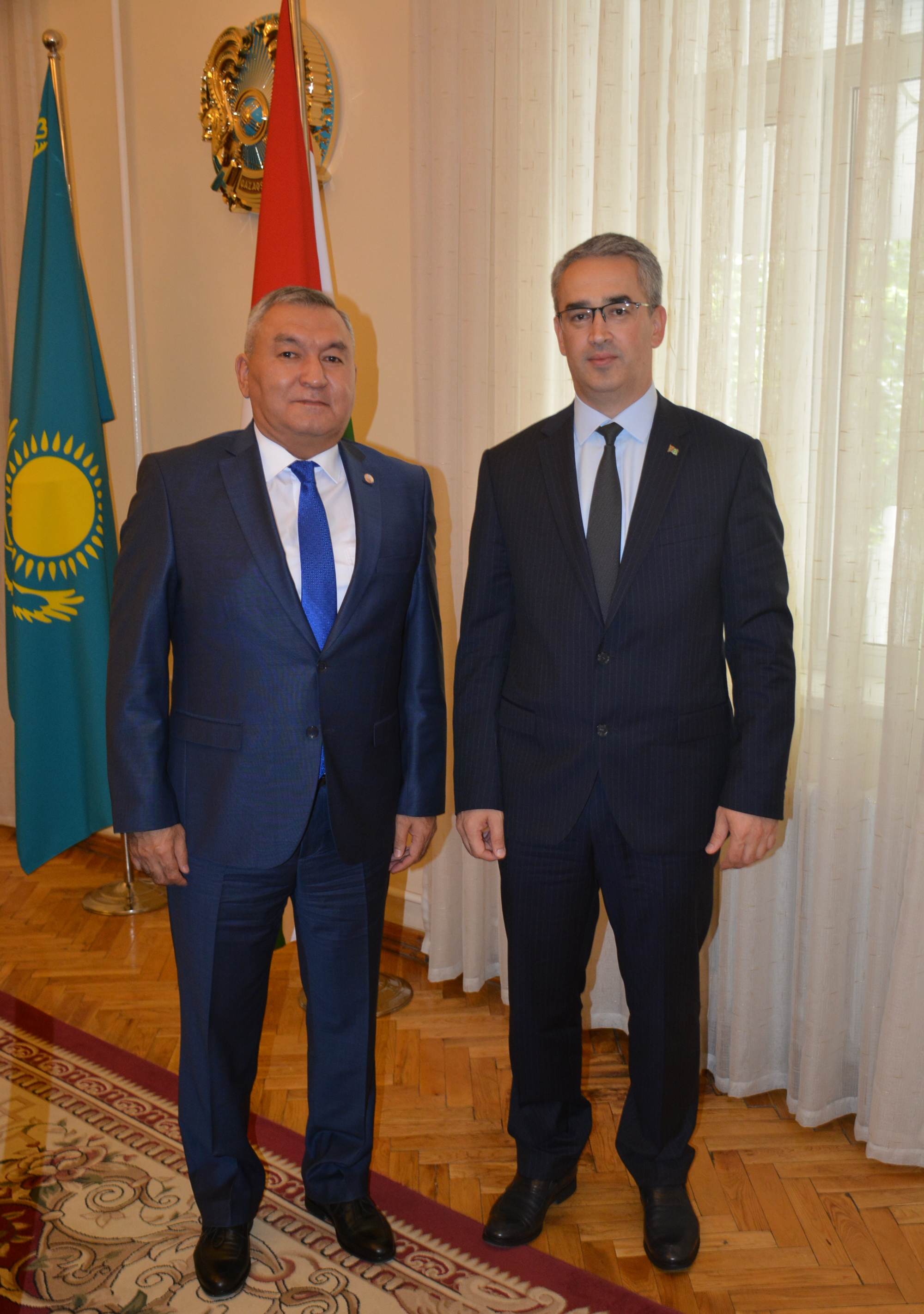 Посол Казахстана встретился с вновь назначенным Послом Туркменистана в Таджикистане