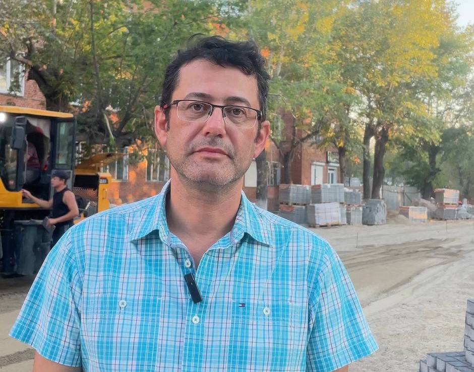 Қала әкімі Нұрбол Нұрсағатов ландшафт дизайнері, сәулетші Роман Шнайдерманмен бірлесіп Жамақаев пен Мәңгілік ел көшелеріндегі қоғамдық кеңістіктердің құрылыс барысын тексерді
