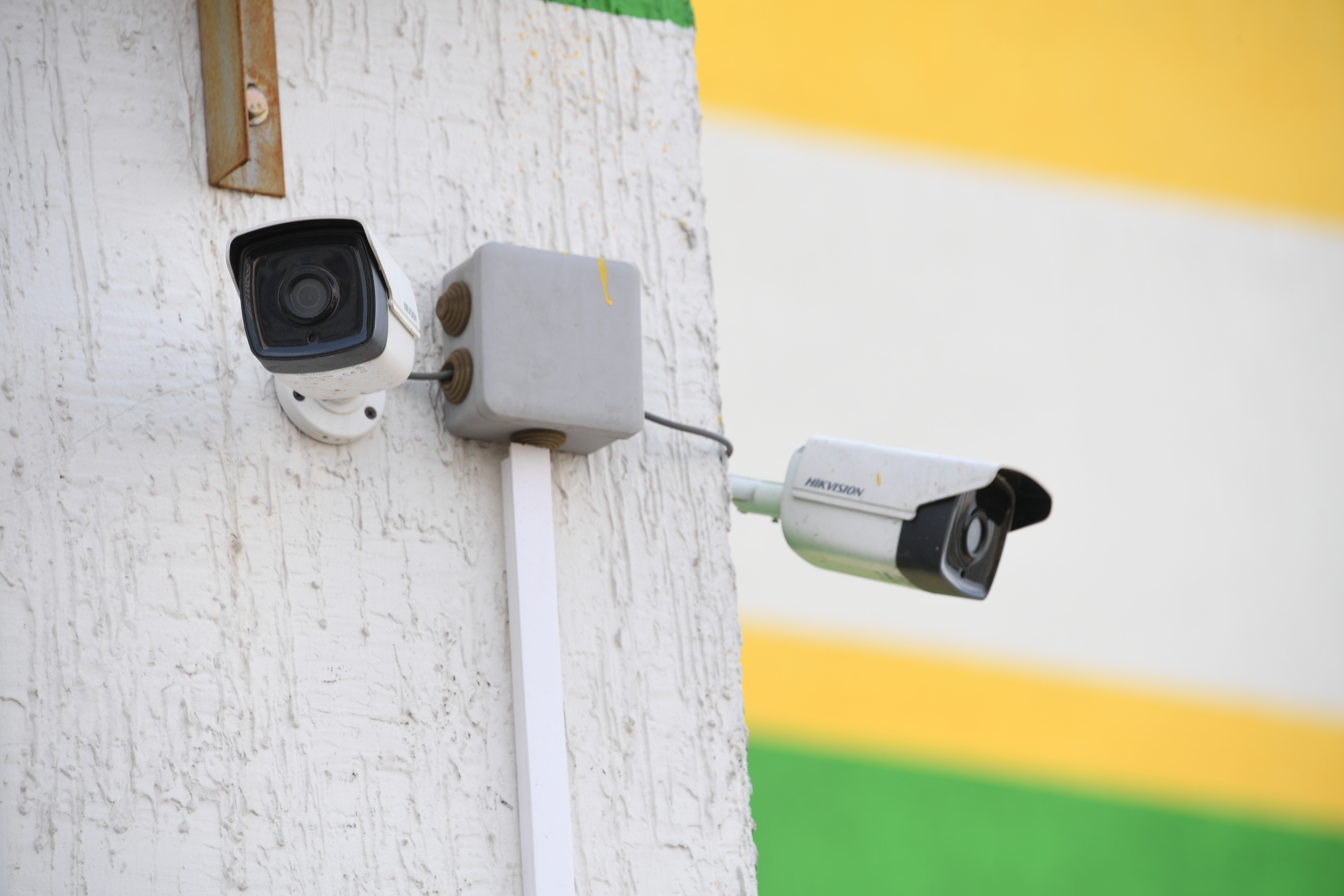 Новые камеры алматы сергек. Axis 211w. Камеры. Видеокамеры на дорогах. Pal color dome camera.