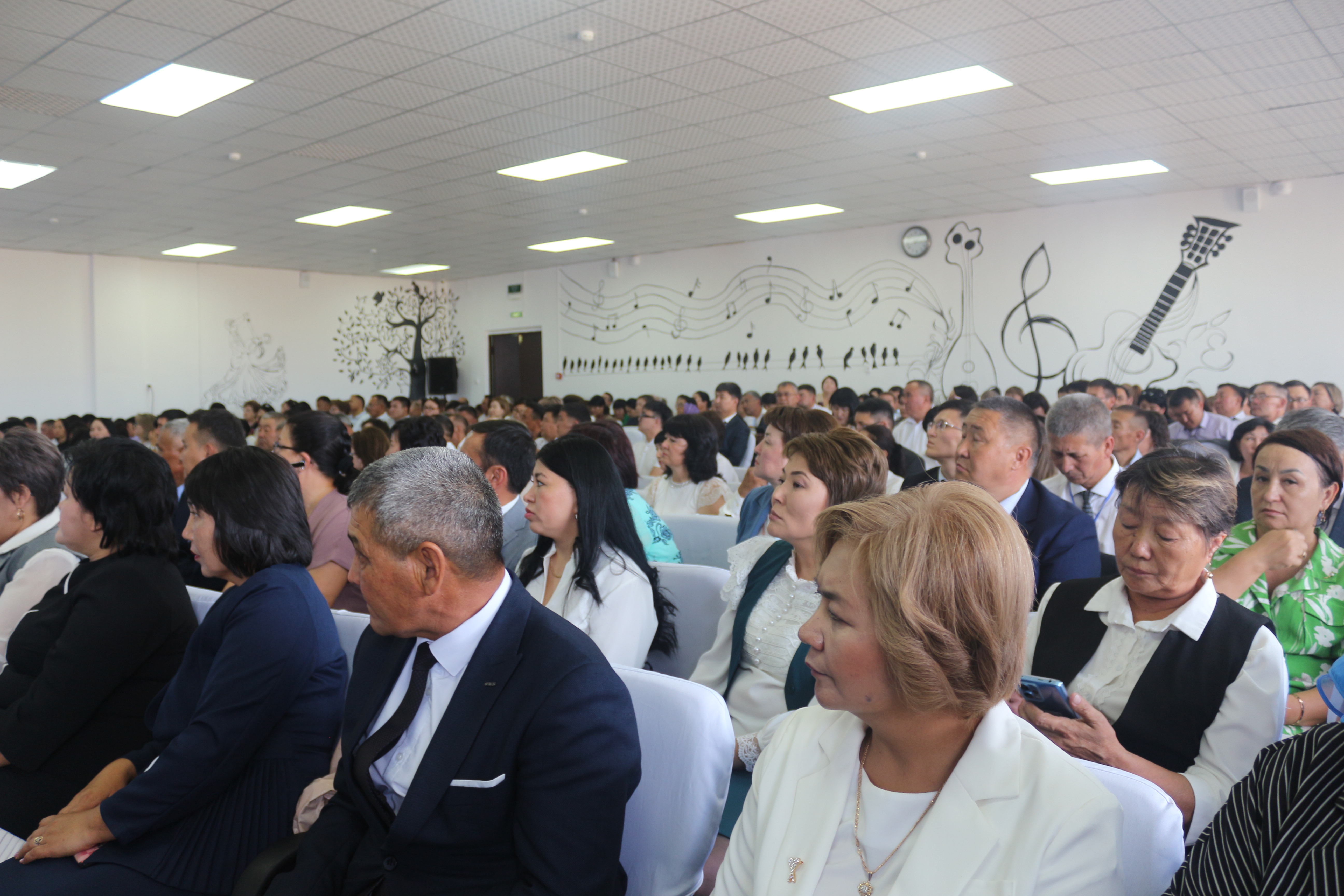 24 тамыз күні Семей қаласының №49 жалпы білім беретін мектеп базасында «2022-2023 оқу жылының қорытындысы және жаңа оқу жылына міндеттер»  тақырыбындағы кеңейтілген алқа отырысы өтті