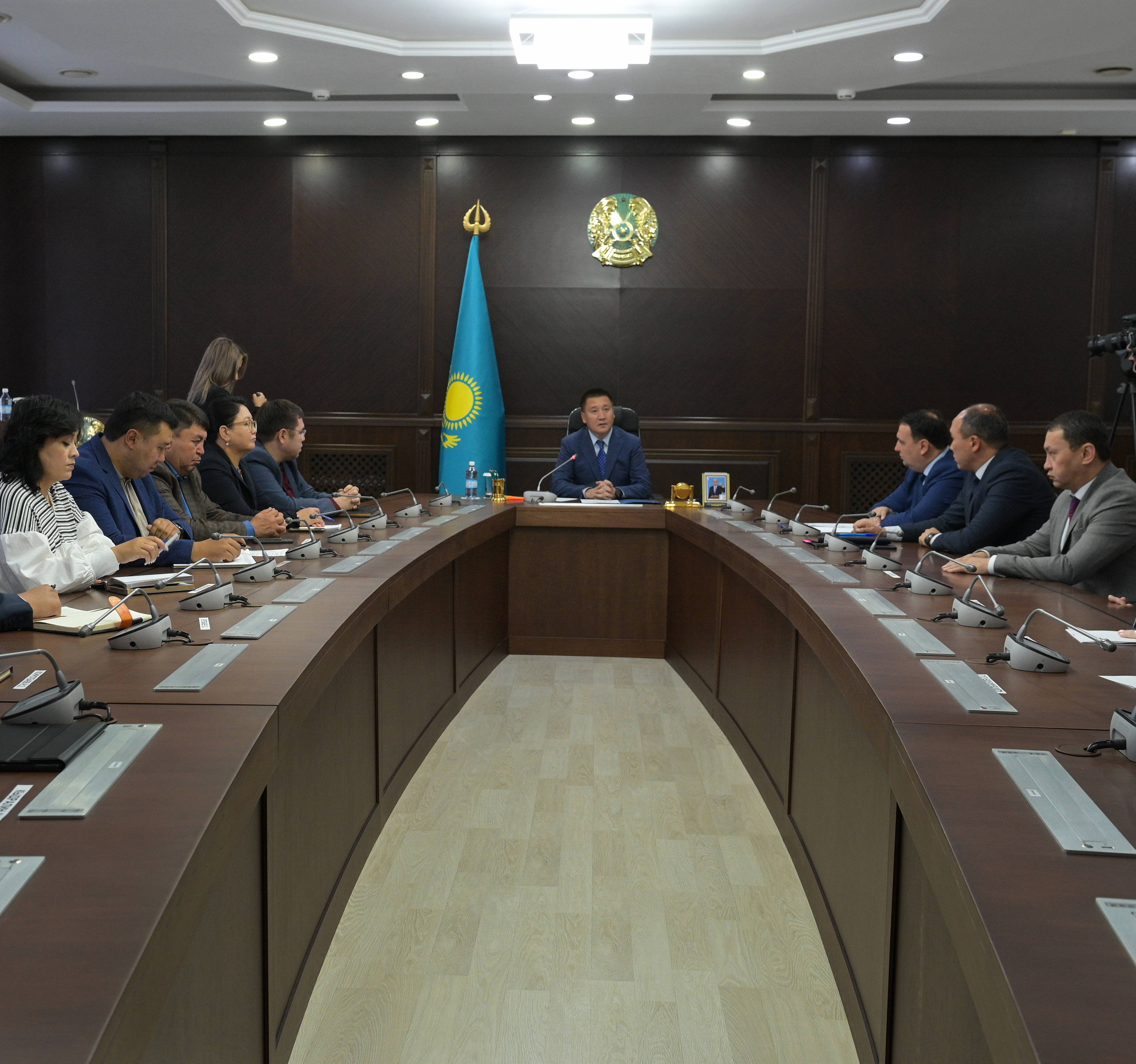 Павлодар облысының әкімі Асайын Байханов Павлодар қаласының активімен кездесу өткізіп