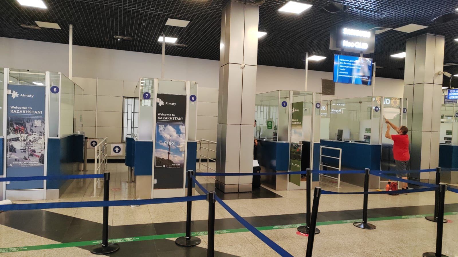 Алматы халықаралық әуежайында туристермен тоғыз тілде сәлемдеседі