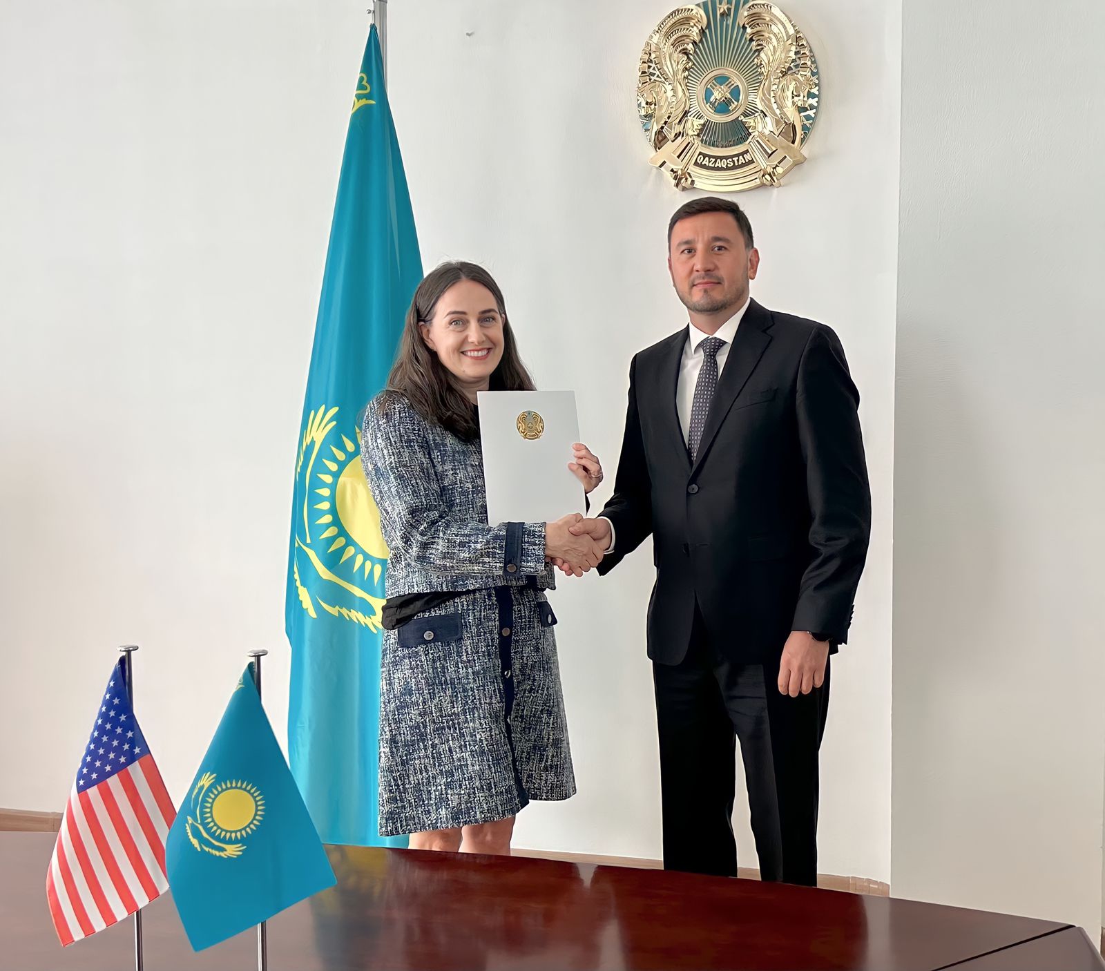 АҚШ Бас консулы М.Еркінмен кездесу туралы