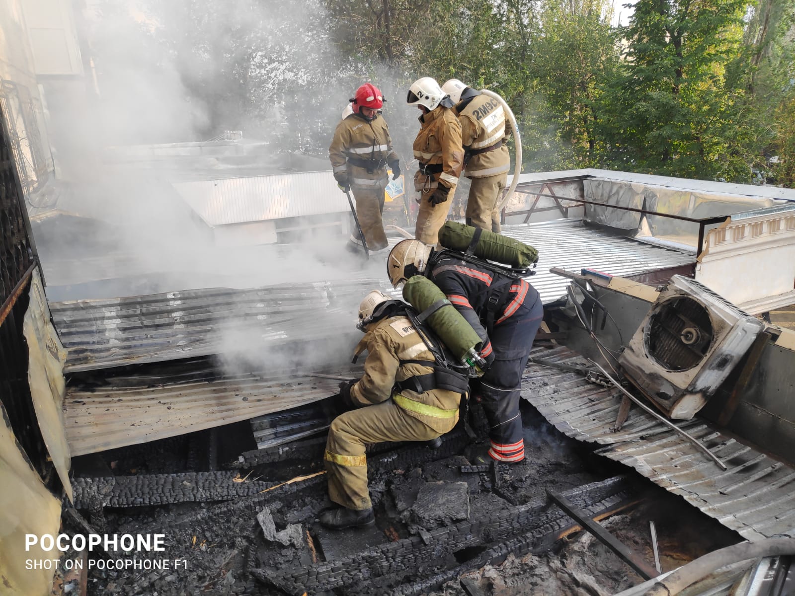 Жамбылские пожарные и спасатели эвакуировали с места пожара 30 человек