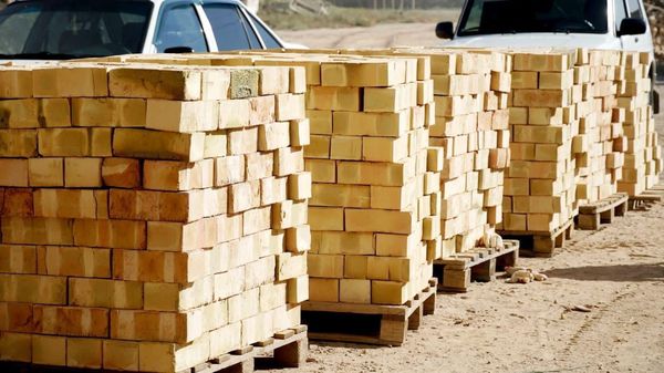 В КЕЛЕССКОМ РАЙОНЕ ЗАВОД ПРОИЗВОДИТ 38 МЛН ШТУК КИРПИЧА В ГОД