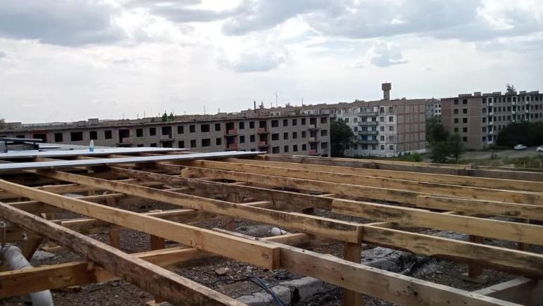 Кровли 10 многоэтажных домов восстановят за счёт бюджета в Темиртау и посёлке Актау