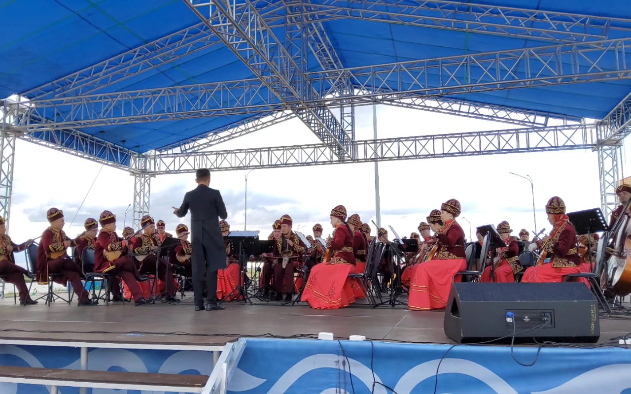 On Constitution Day, a "Parade of orchestras" was held in the city of Kokshetau