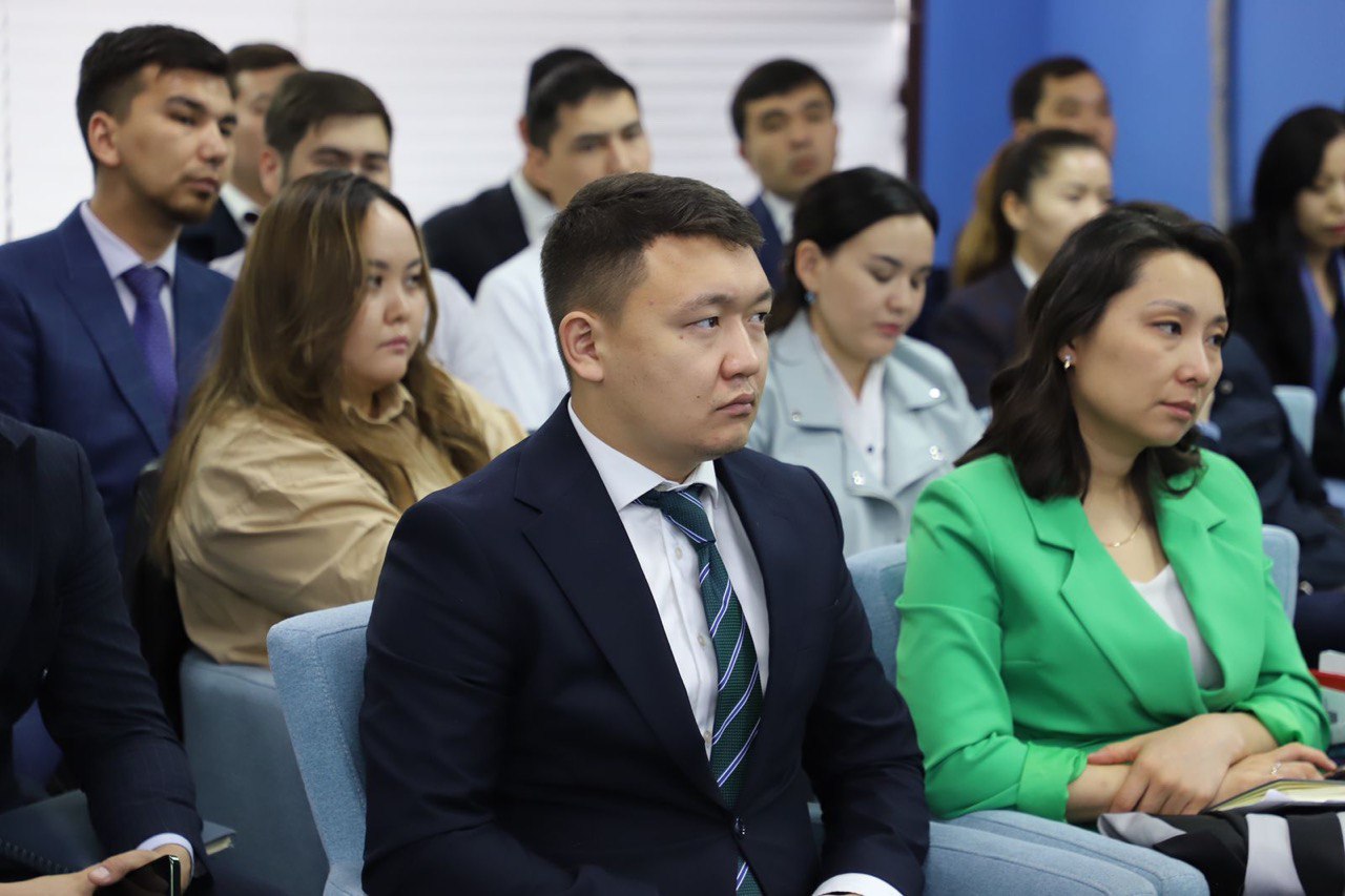 Молодым специалистам разъяснили правила отбора в ПМКР