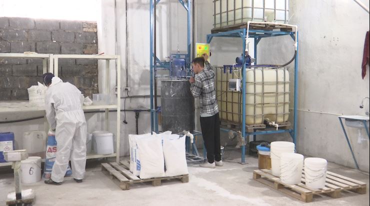 Водоэмульсионные краски и газоблоки выпускает начинающий предприниматель из Нуринского района