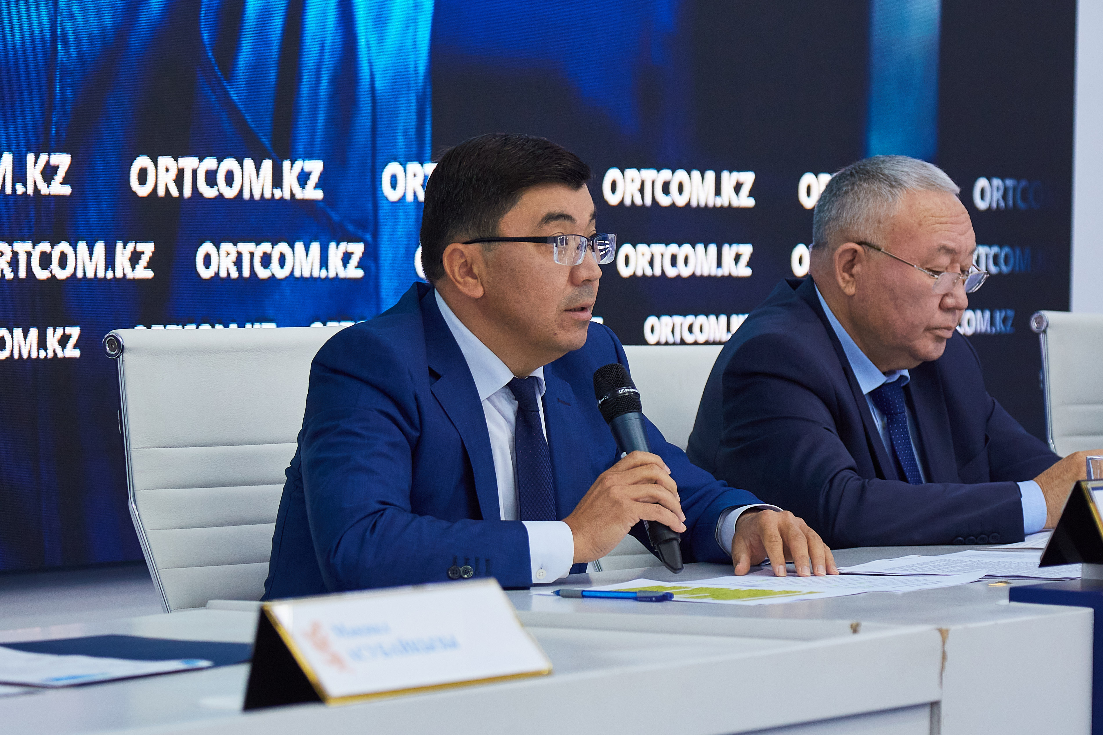 А. Сарбасов проинформировал о подготовке к празднованию Дня труда