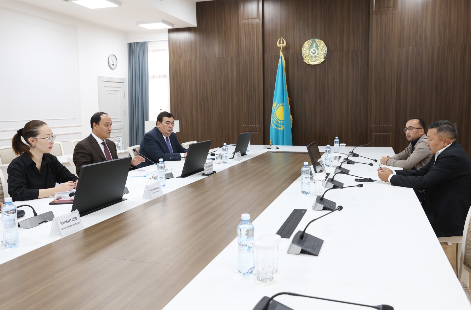 Ербол Карашукеев провел встречу с руководством компании «Ads industries»
