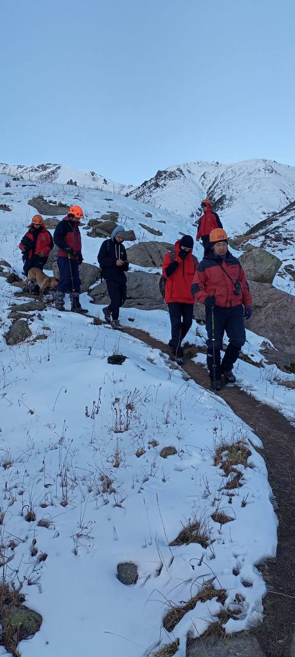 Спасатели помогли вернуться домой двум 16-летним подросткам, заблудившимся в горах