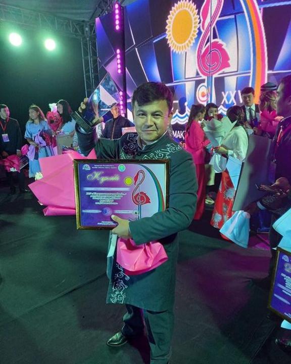 Жыршы Марат Сүгірбай бас жүлде иеленді