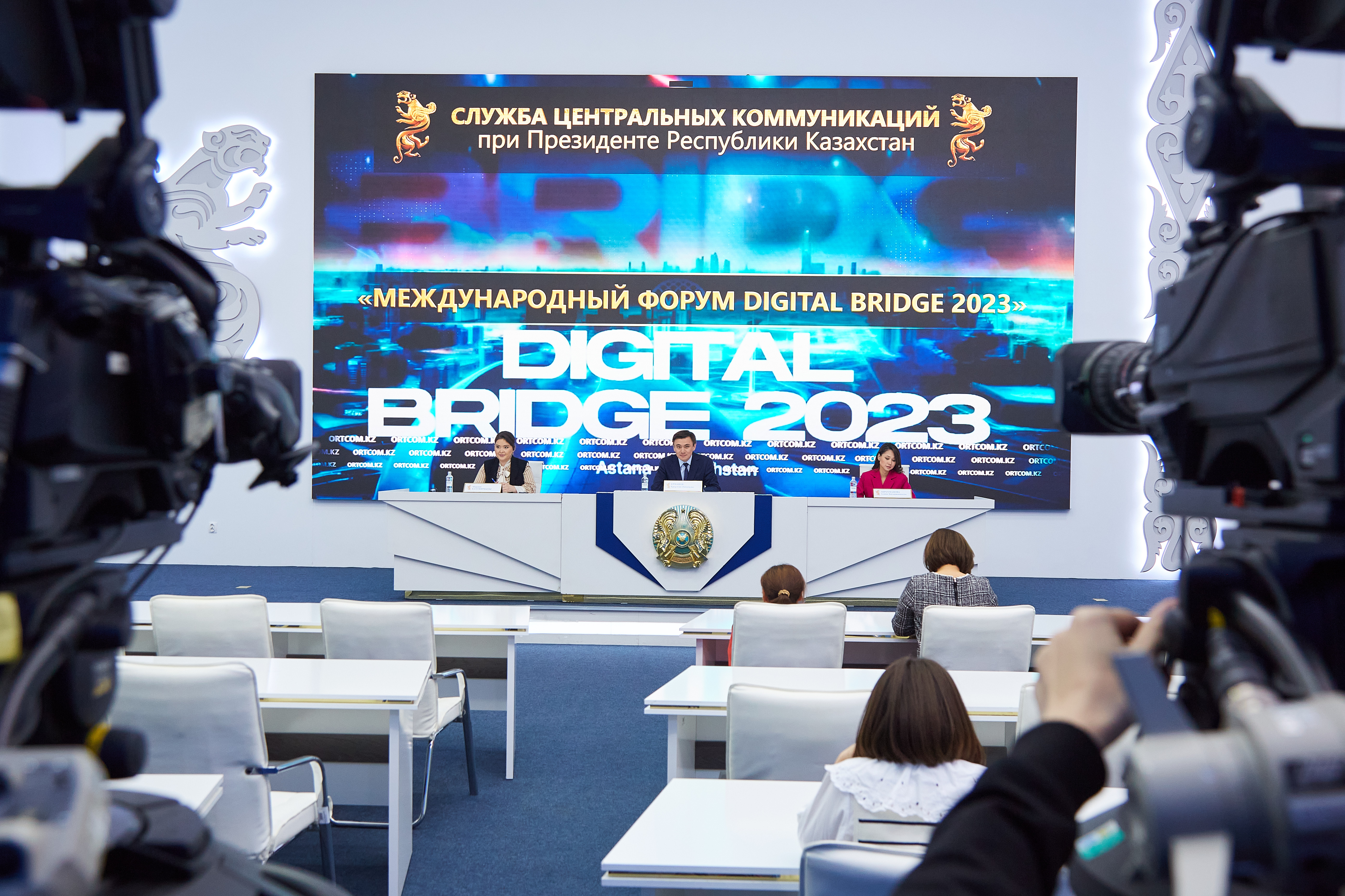 В форуме Digital Bridge примут участие более 300 казахстанских и международных компаний. Крупные мировые инвесторы соберутся в Астане в рамках форума Digital Bridge. Призовой фонд Astana Hub Battle увеличился 125.000 долларов