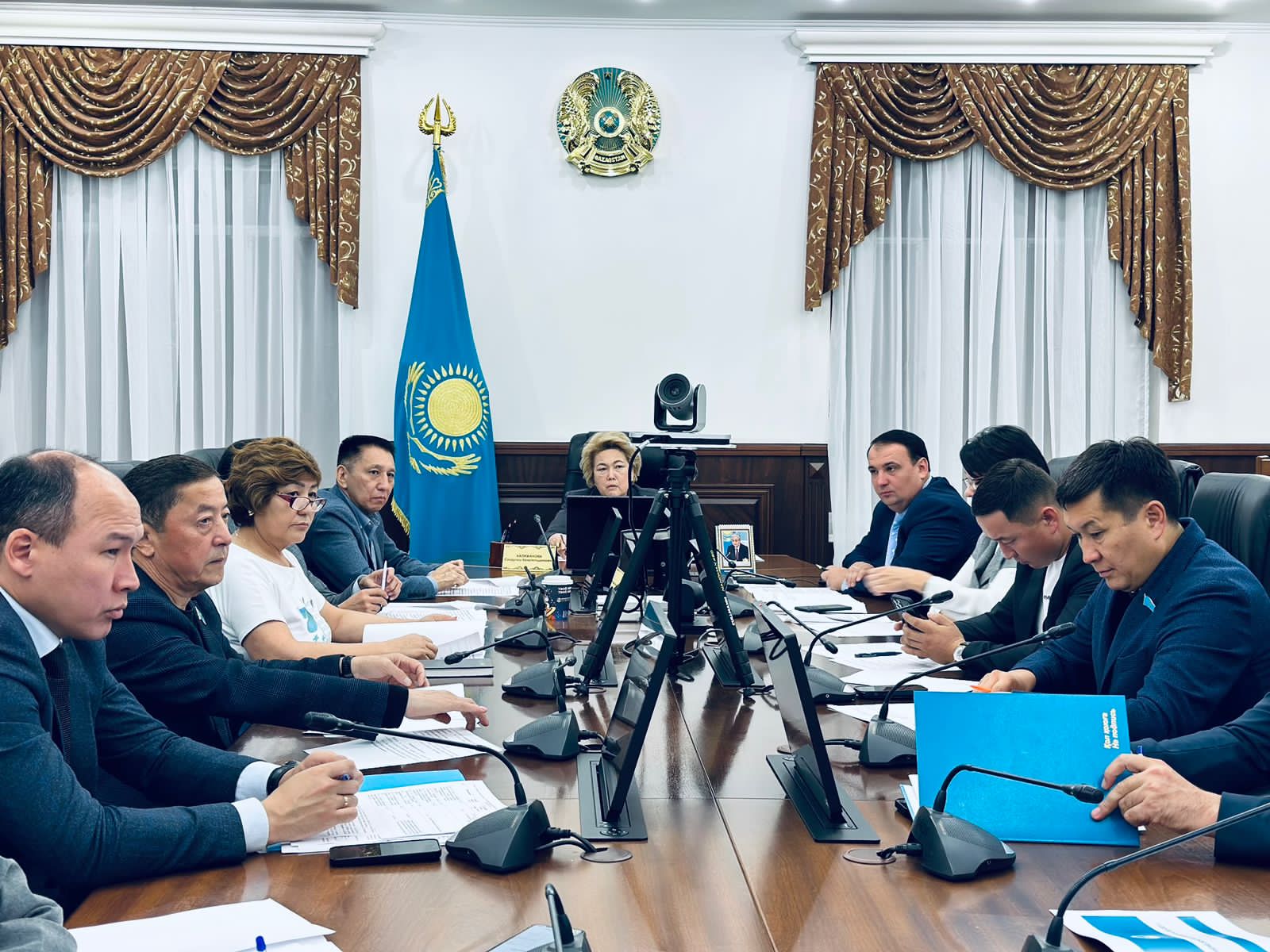 С заседания постоянной комиссии по вопросам экономики и бюджета областного маслихата