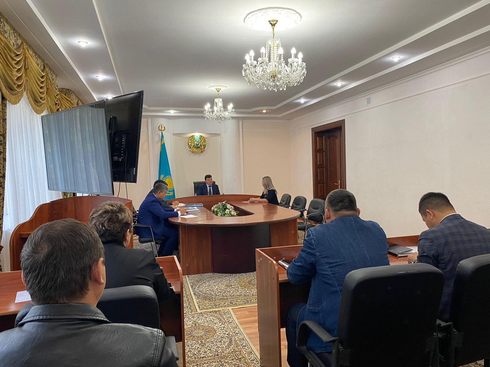 Аким города Виктор Ионенко провел прием граждан по личным вопросам