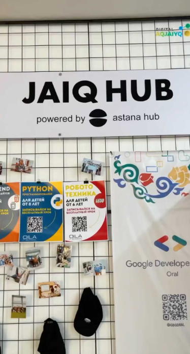Поучавствовали вместе с @aslanbek_amin в баттле проектов Kazinnovations в @jaiq.hub , просмотрели 9 классных проектов наших молодых стартаперов и выбрали 3-ку лучших для дальнейшего продвижения в столице.