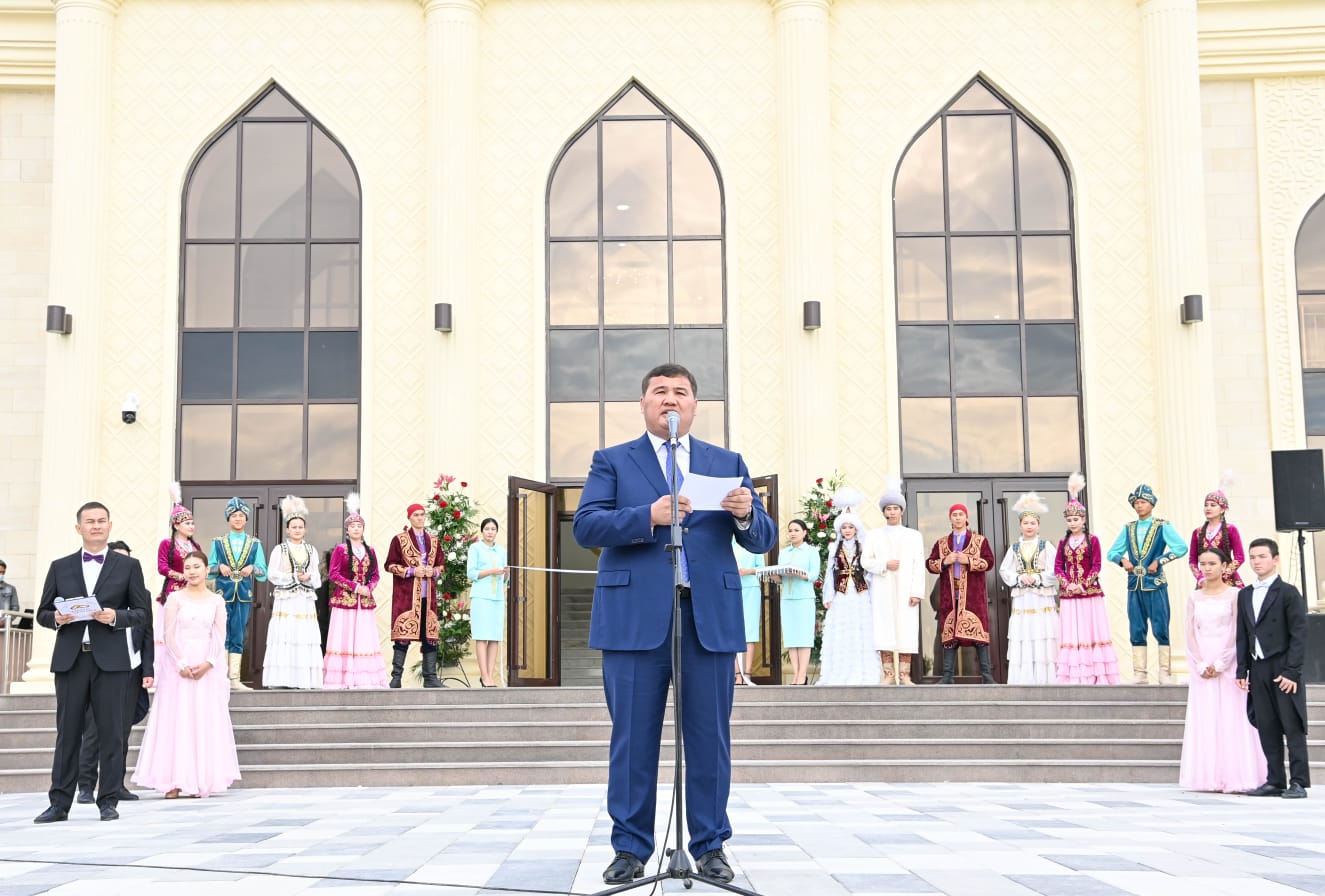 В Кызылорде открылся дворец бракосочетания