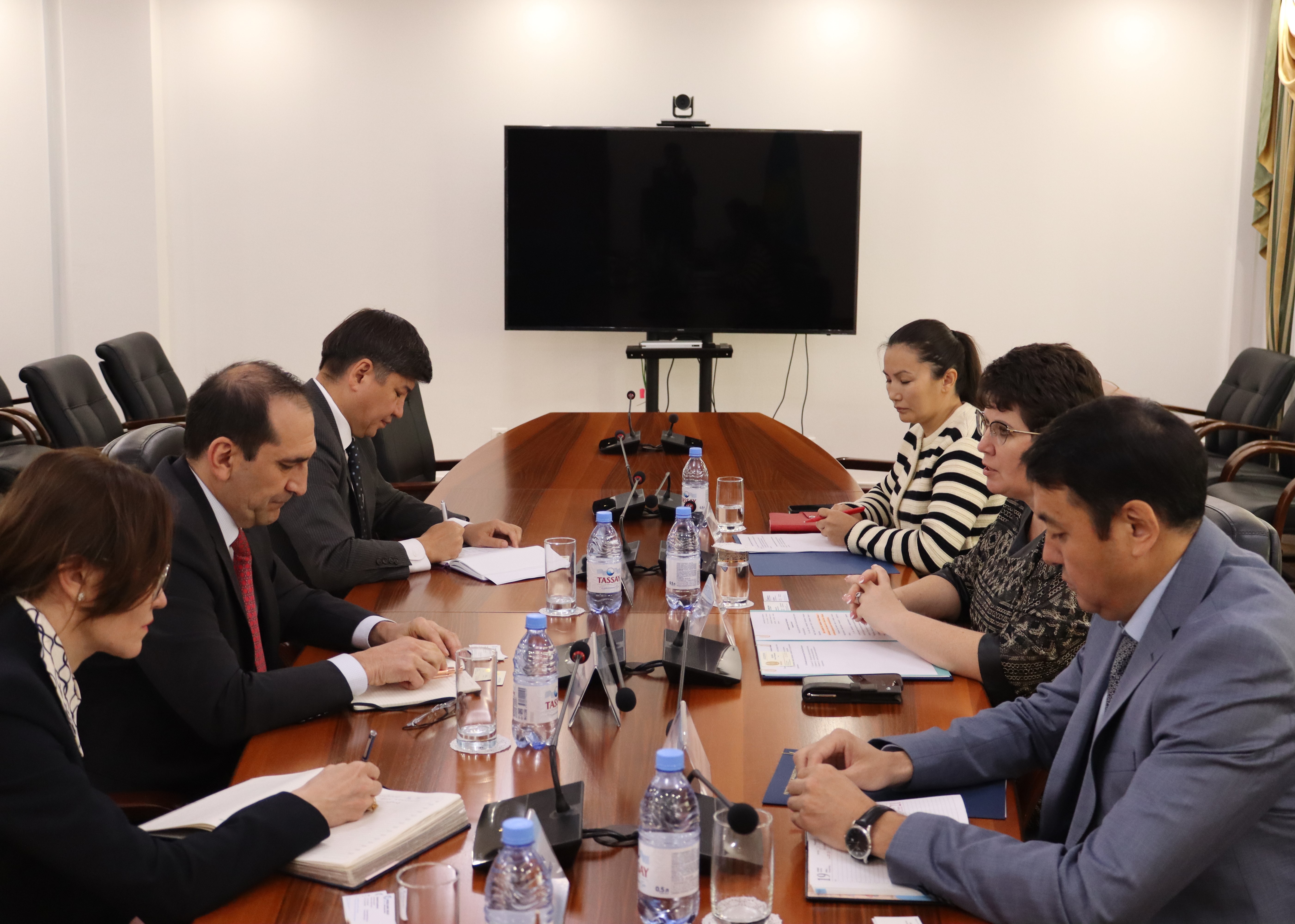 The Head of the Supreme Audit Institution of Kazakhstan met with representatives of the Asian Development Bank and the World Bank