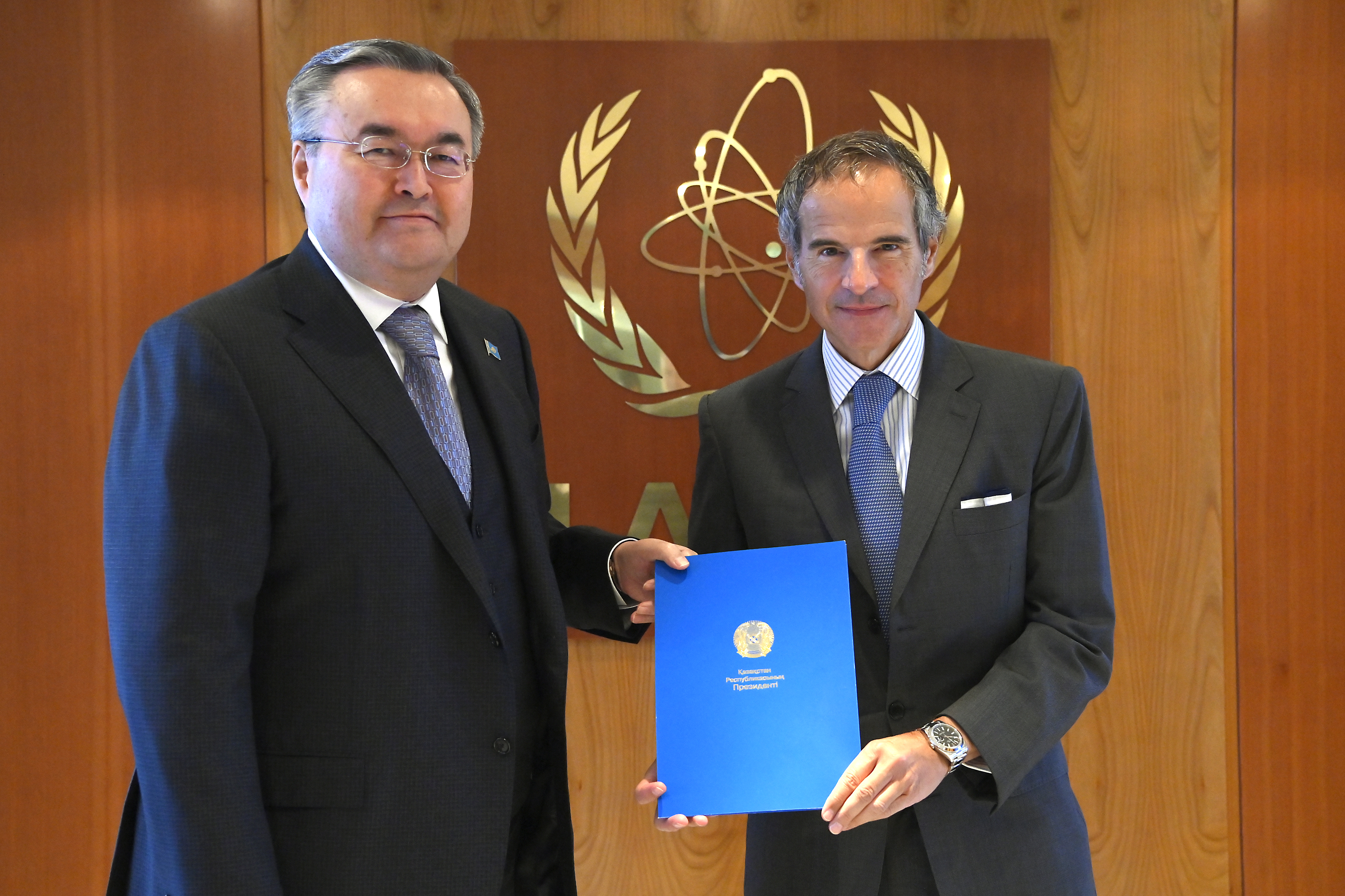 Permanent Representative of Kazakhstan presents credentials to IAEA Director General
