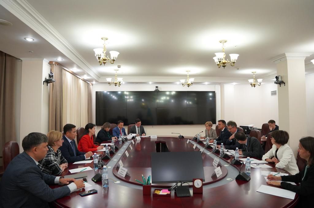 ҚР ДЕНСАУЛЫҚ САҚТАУ МИНИСТРЛІГІ ФРАНЦИЯ ЕЛШІСІМЕН БІРҚАТАР БІРЛЕСКЕН ЖОБАЛАРДЫ ЖҮЗЕГЕ АСЫРУ ТУРАЛЫ КЕЛІСТІ