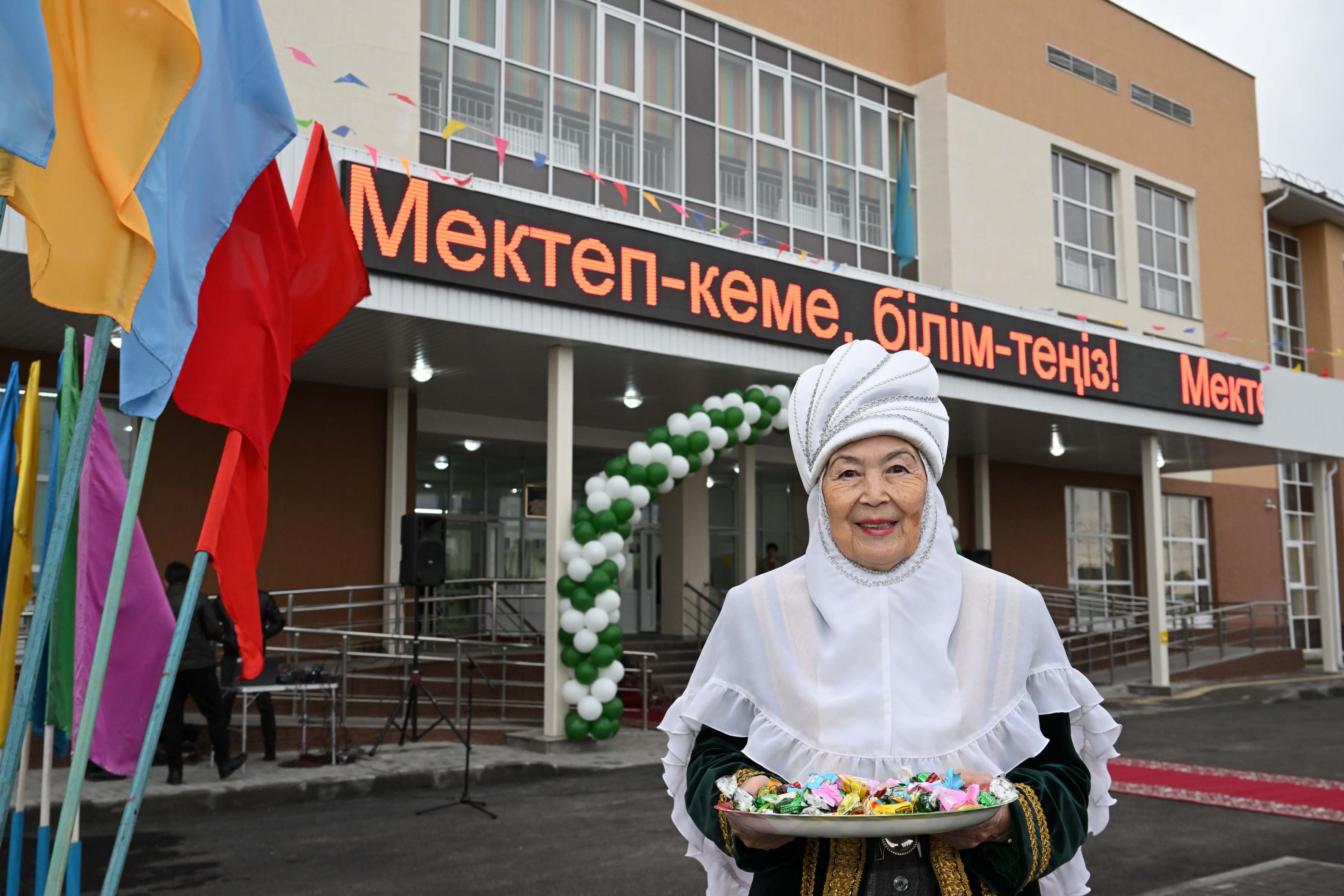 Новую школу на 1200 мест ввели в Жетысу
