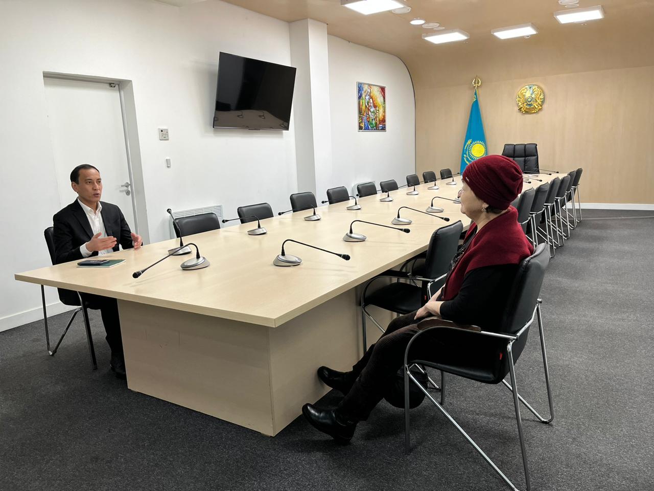 Руководитель Департамента торговли и защиты прав потребителей по городу Астане Егембердиев Нургали Куандыкович провел "Прием граждан" в центре приема граждан города Астаны