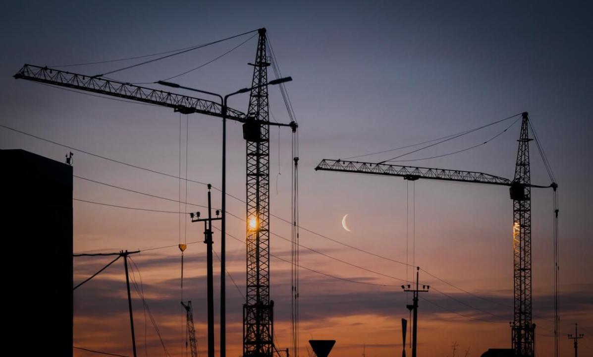 В Астане восемь компаний лишили строительных лицензий