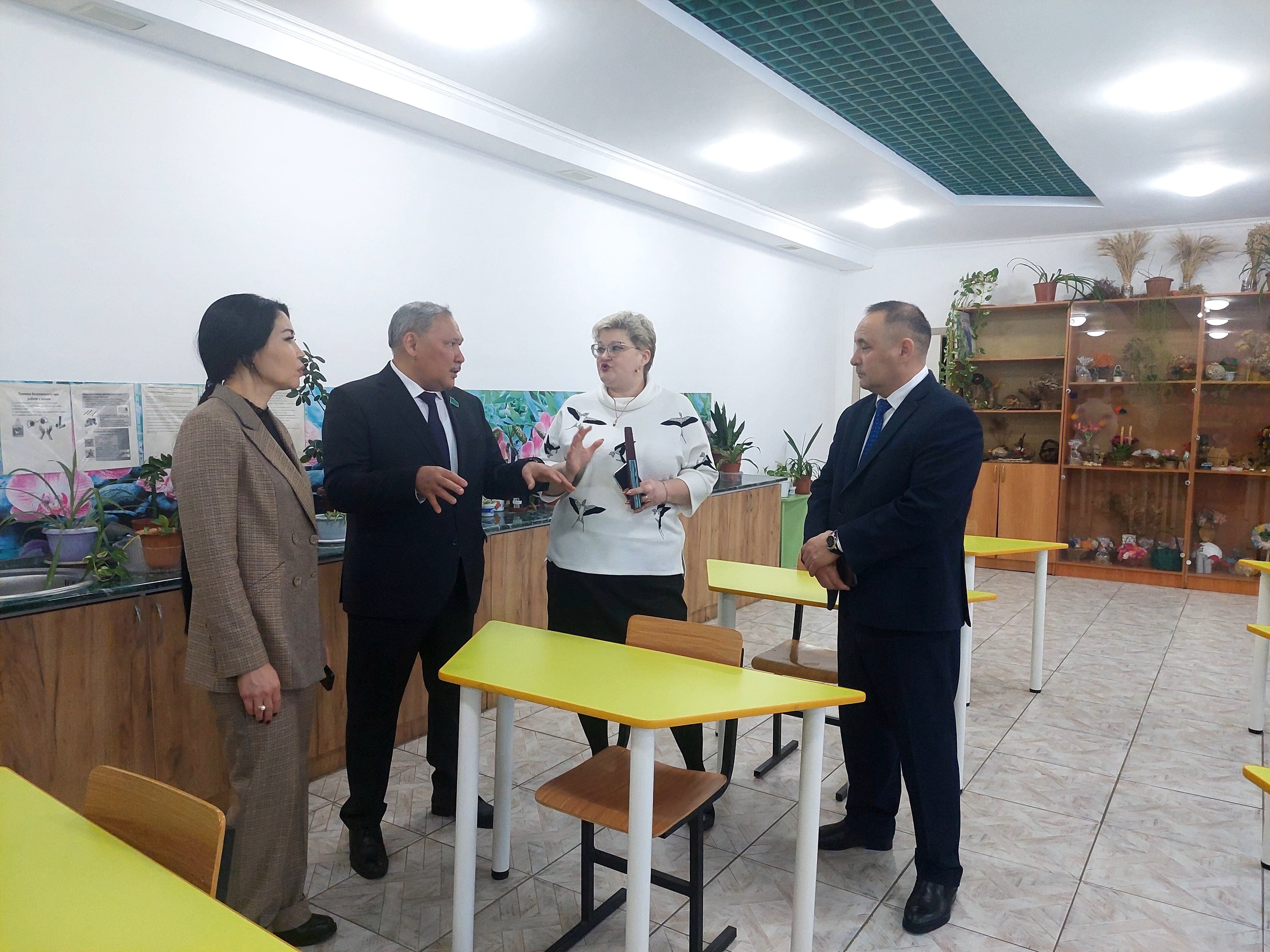 Инклюзивті білім беру мәселелері басты назарда