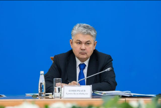 23 қаңтарда Алматыдағы жер сілкінісі мәселесі талқыланған ҚР Үкіметінің отырысынан кейін мен облыстық басқармалардың басшыларымен, қалалар мен аудандардың әкімдерімен кеңес өткіздім.
