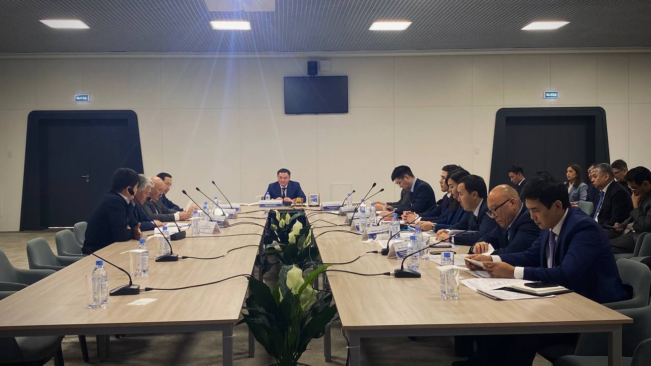 ОТЕЧЕСТВЕННОМУ ТРИАТЛОНУ НЕОБХОДИМО РЕАБИЛИТИРОВАТЬСЯ И НАЧАТЬ ПОКАЗЫВАТЬ РЕЗУЛЬТАТЫ:ЕРМЕК МАРЖИКПАЕВ ВСТРЕТИЛСЯ С ПРЕДСТАВИТЕЛЯМИ ФЕДЕРАЦИИ ТРИАТЛОНА