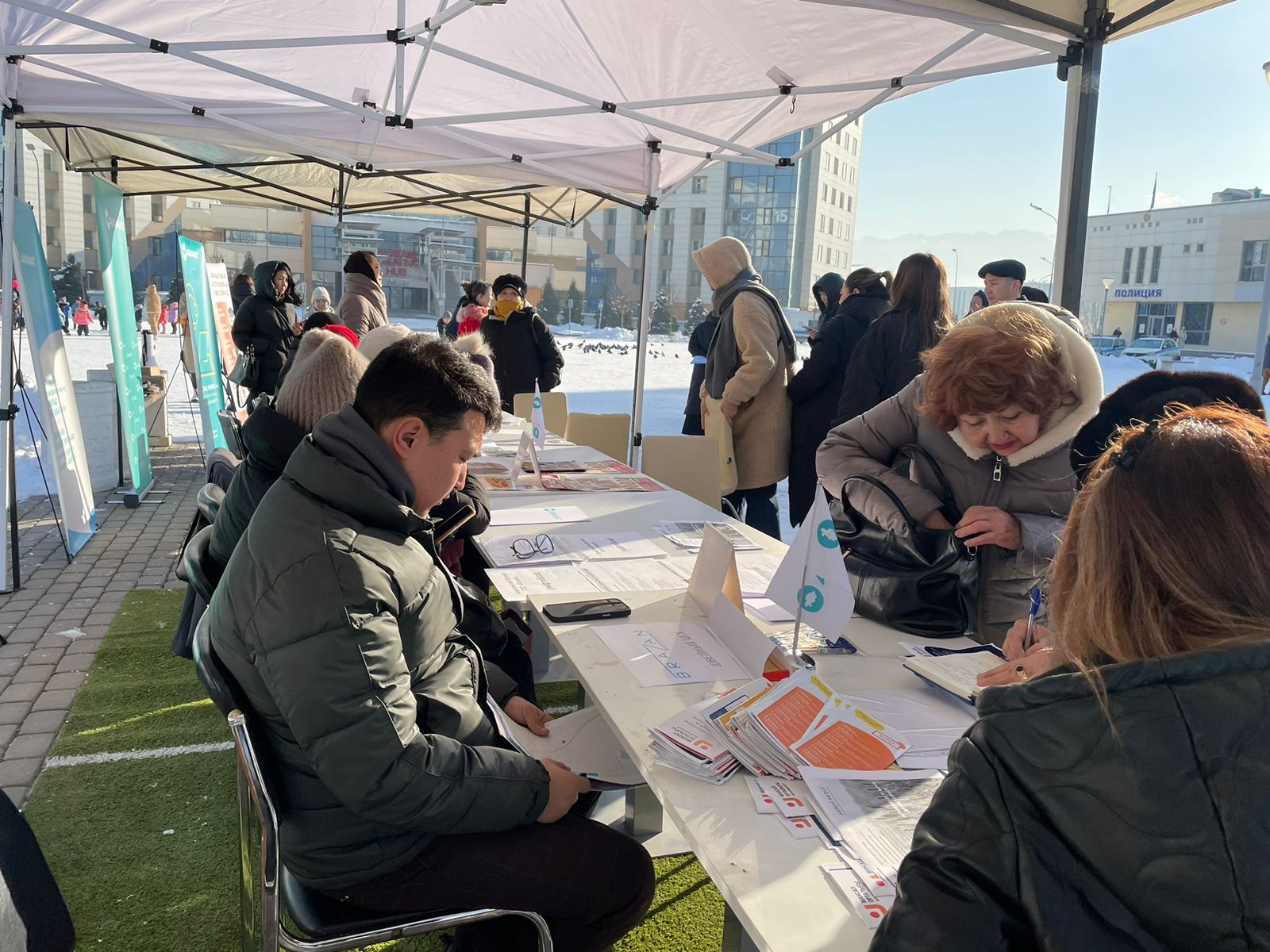 11 мың бос орны бар 30 жәрмеңке: Алматыда халықты жұмыспен қамтуға көмектесу шаралары туралы