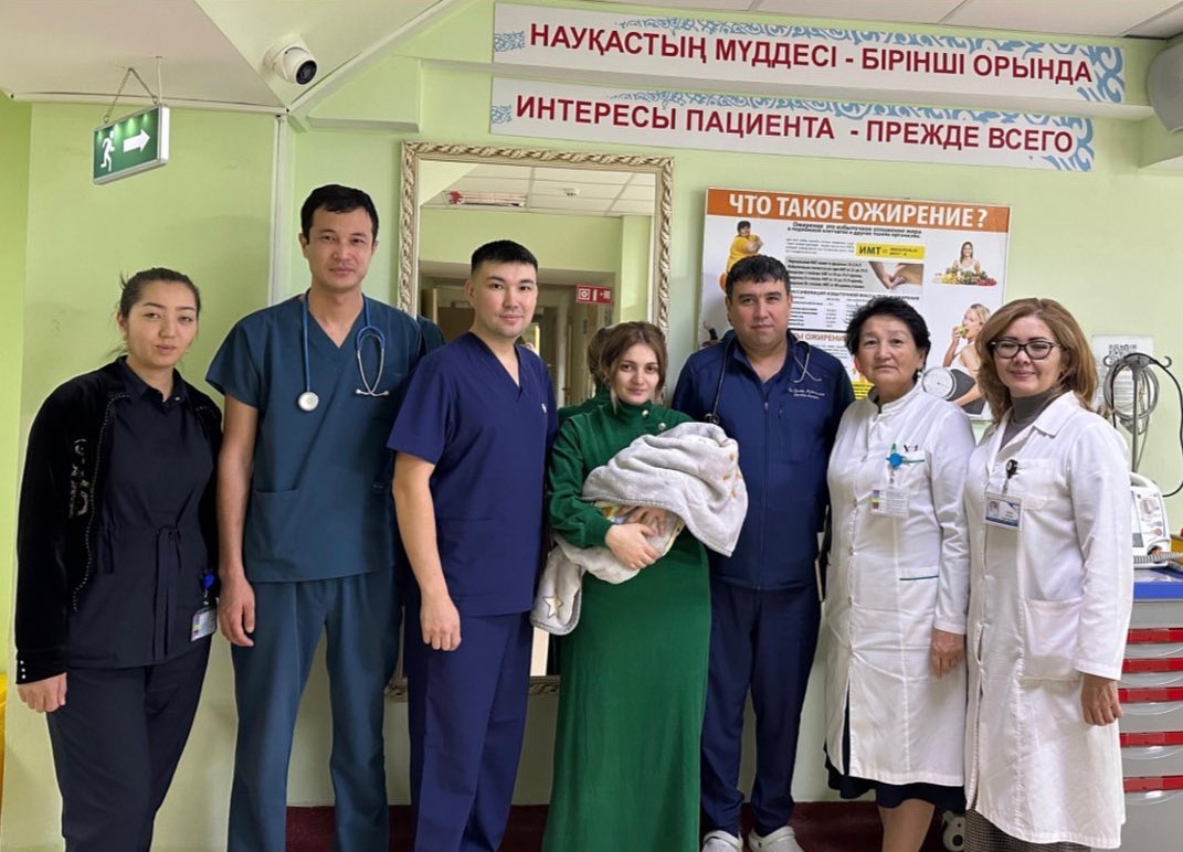 Новорождённому с врожденным пороком сердца проведена эндоскопическая операция без разреза
