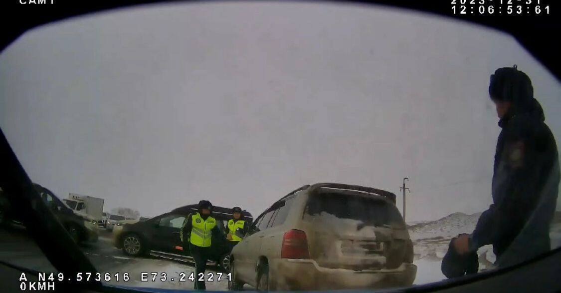 Қарағанды облысының полицейлері заңды талапқа бағынбаған жүргізушіні 100 шақырым қуды
