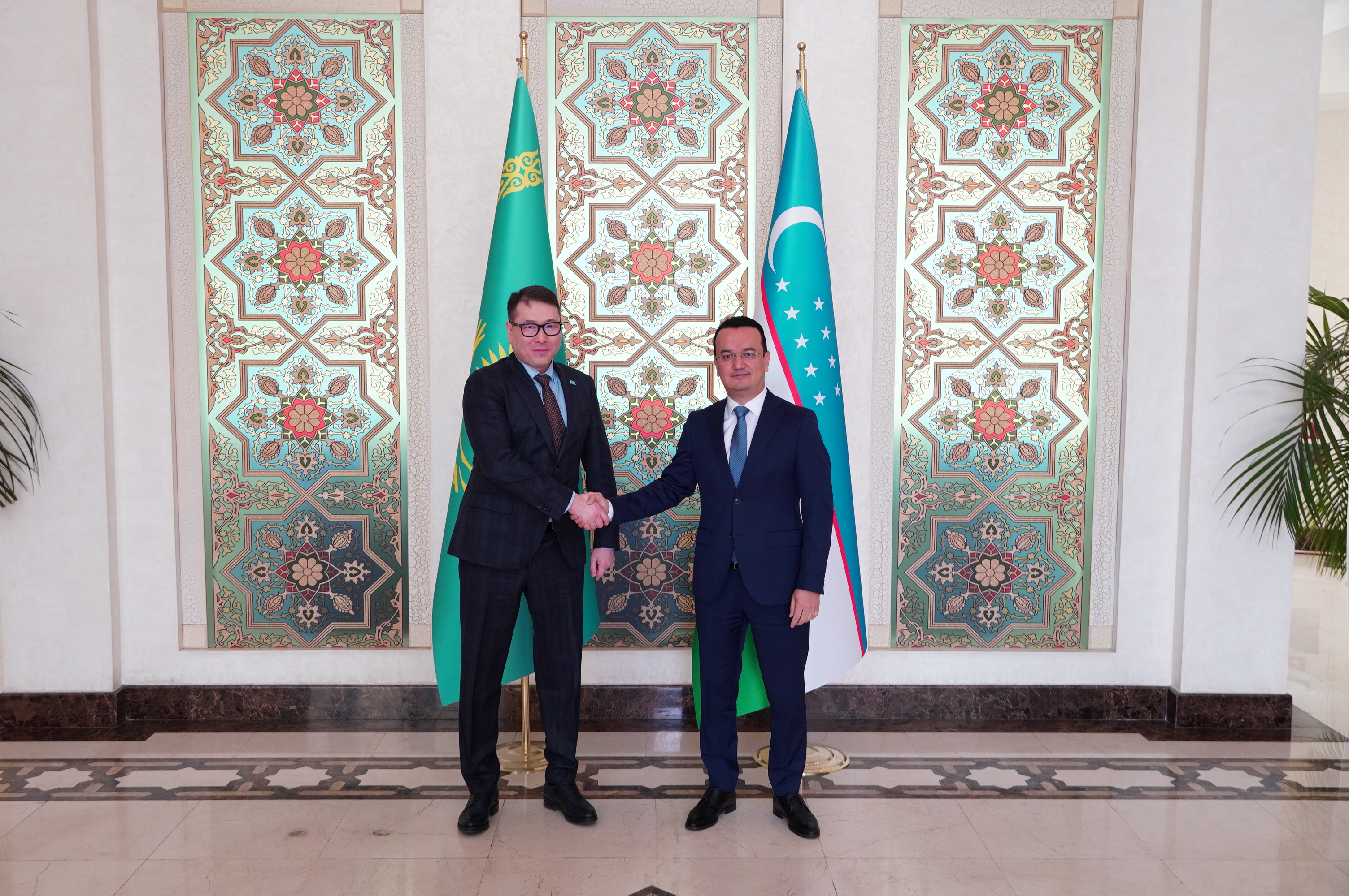 Minister of Trade and Integration of Kazakhstan Arman Shakkaliyev held talks with Minister of Investment, Industry and Trade of Uzbekistan Laziz Kudratov