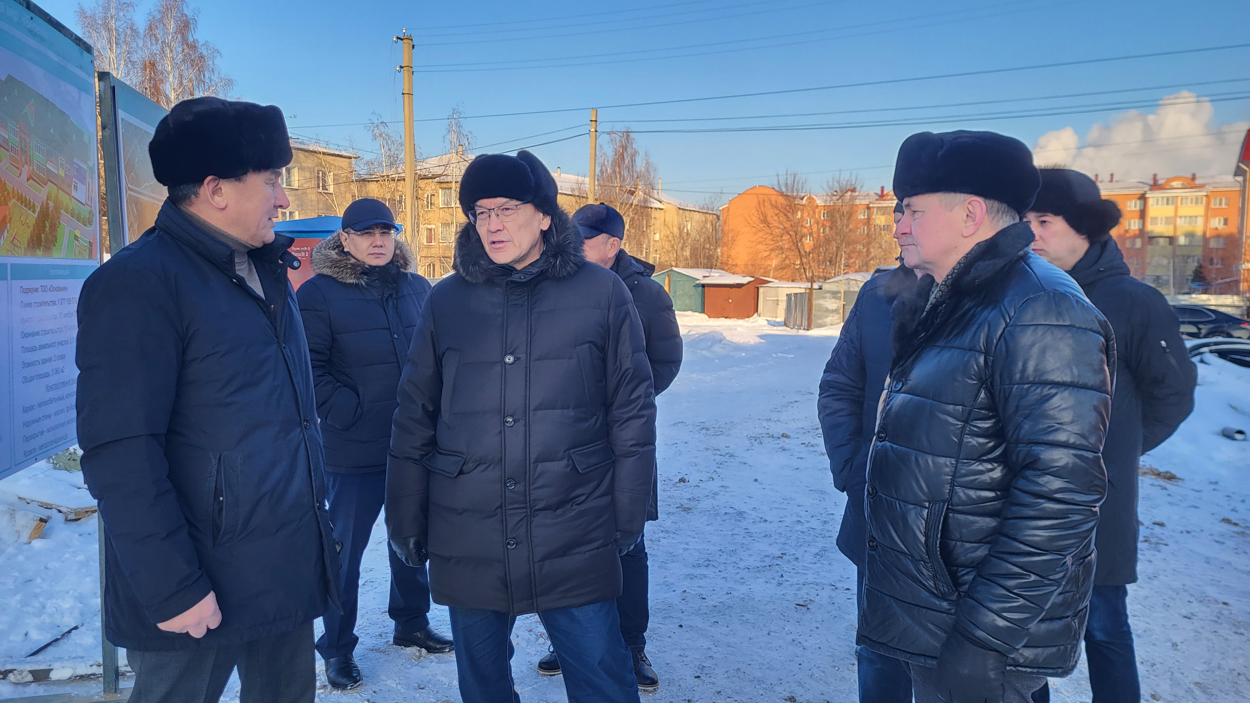 СҚО әкімі Петропавлдағы кәсіпорындарды аралап, балабақшаның құрылысын тексерді