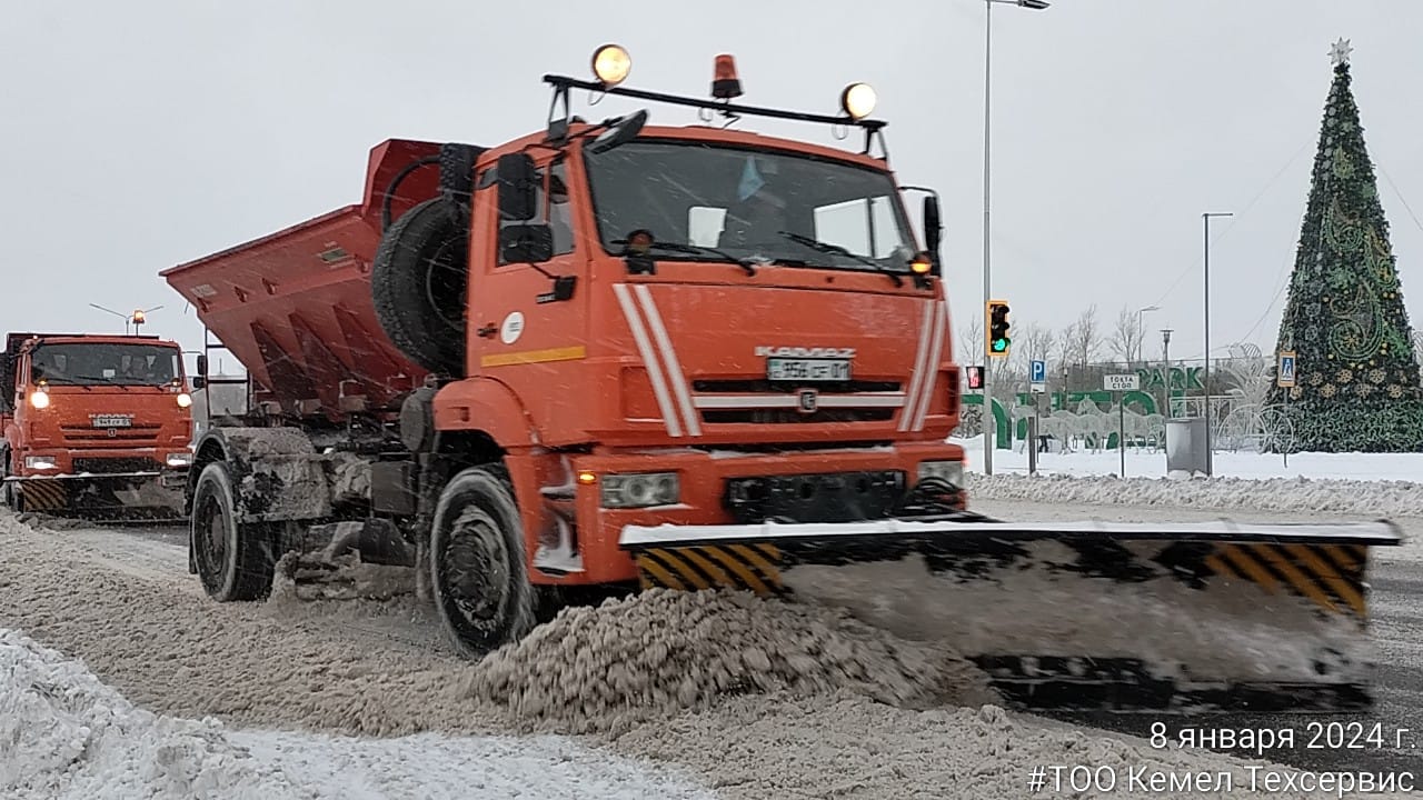 Астанада 1700-ден астам арнайы техника мен 2500-ге жуық жол жұмысшы қар тазалауға шықты
