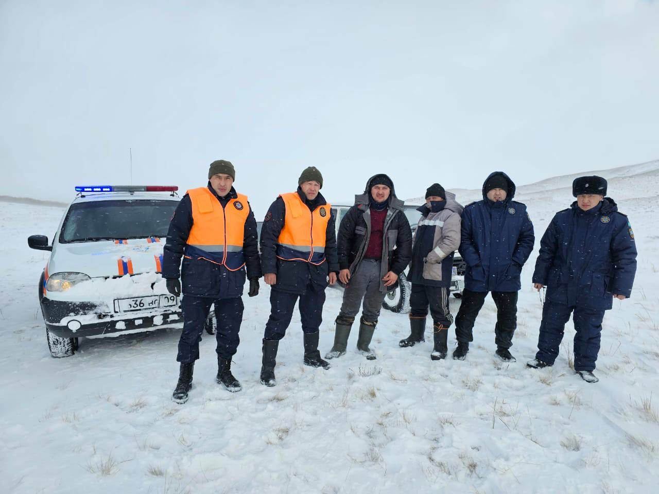 Спасательные операции на автодорогах Карагандинской области
