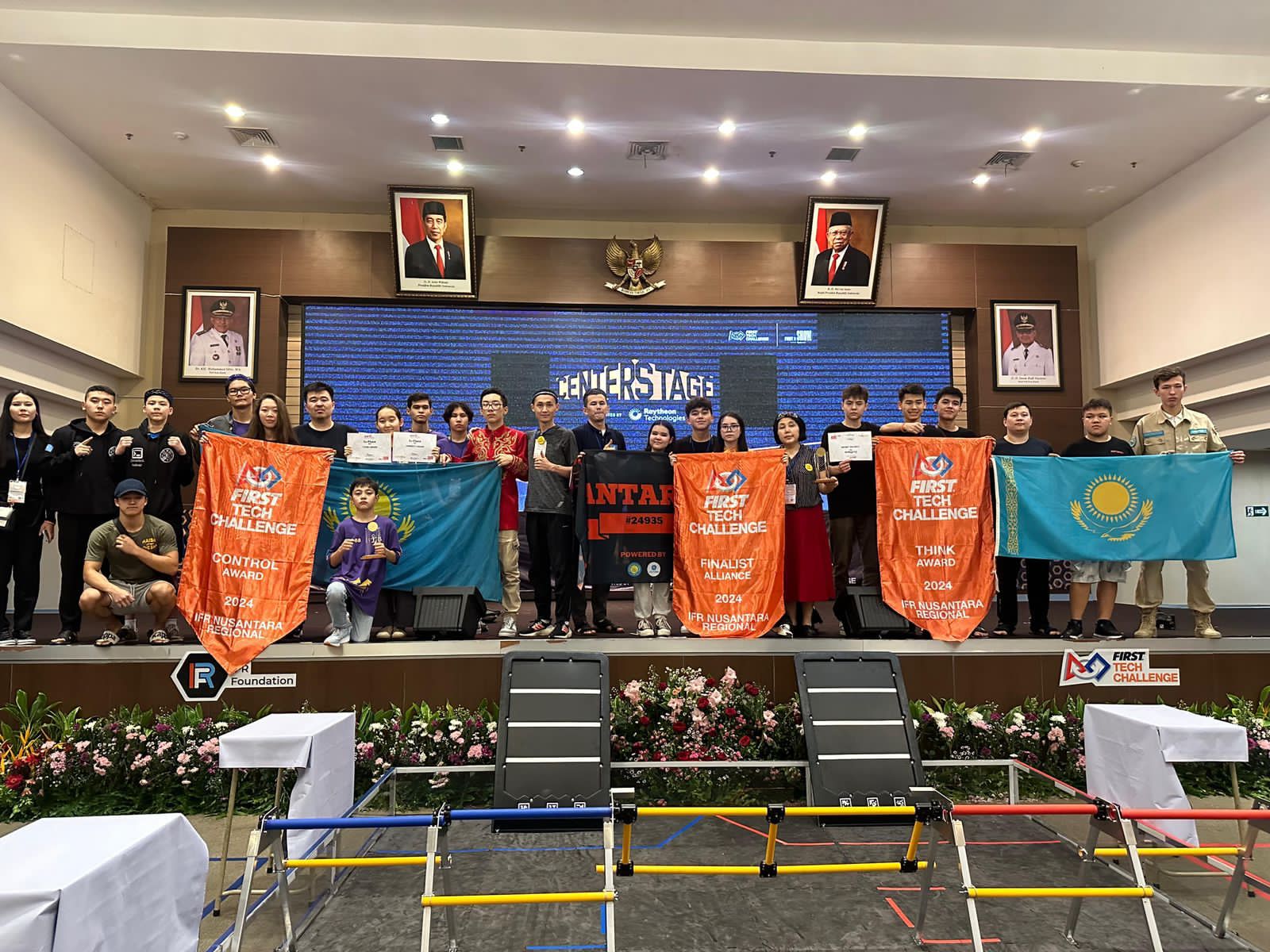 Семейлік оқушылар Индонезияда робототехника чемпионатында жеңіске жетті