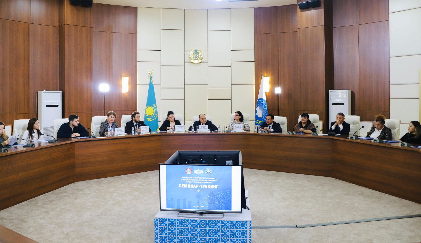 Астанада мемлекеттік қызметшілерге этносаралық келісімді қамтамасыз ету саясатын іске асыру бойынша семинар-тренинг өтті