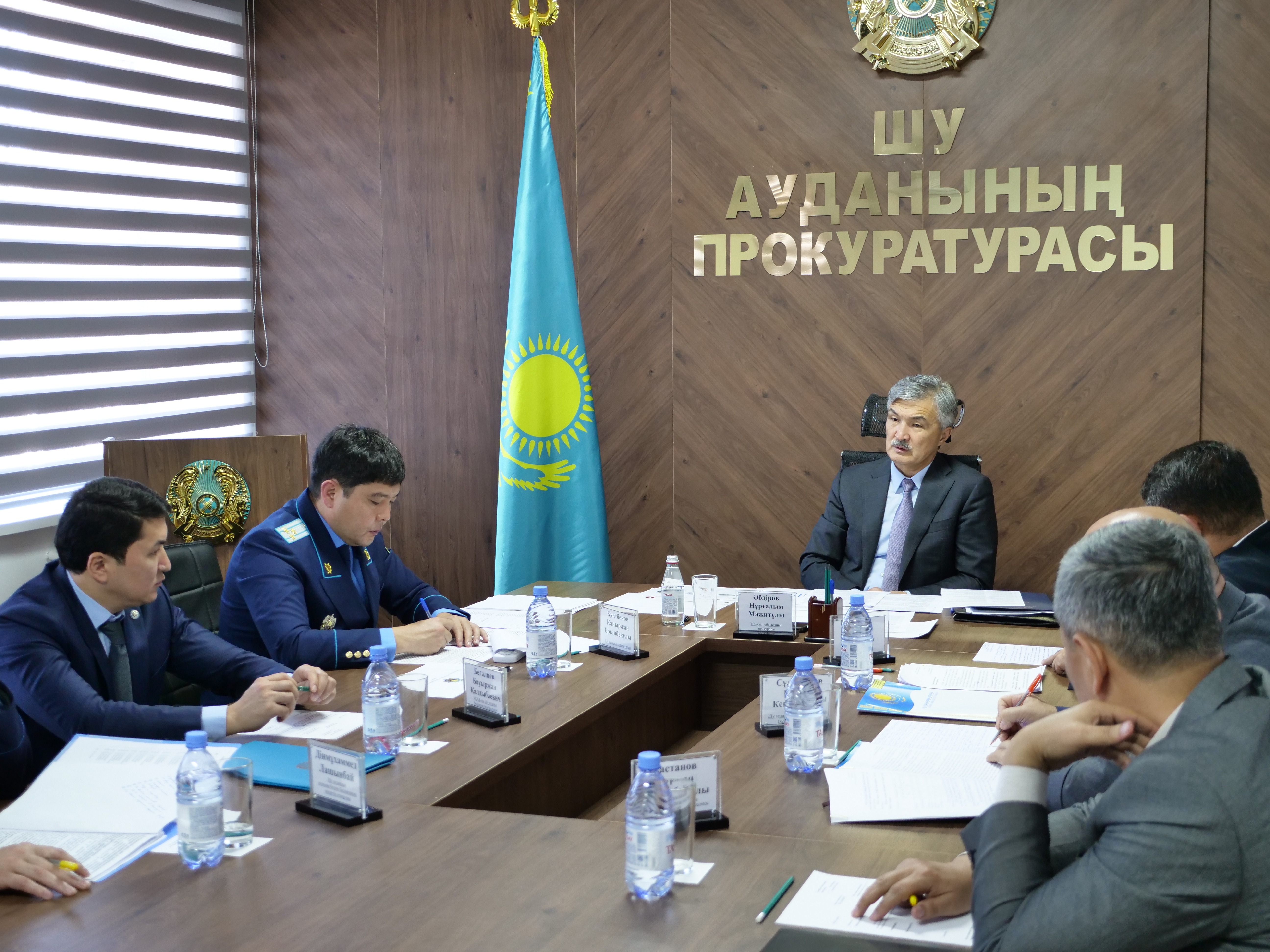 Жамбыл облысының прокуроры Шу ауданында құқық қорғау және уәкілетті органдардың құқық бұзушылықтардың алдын алу бойынша жұмыстарын тыңдады