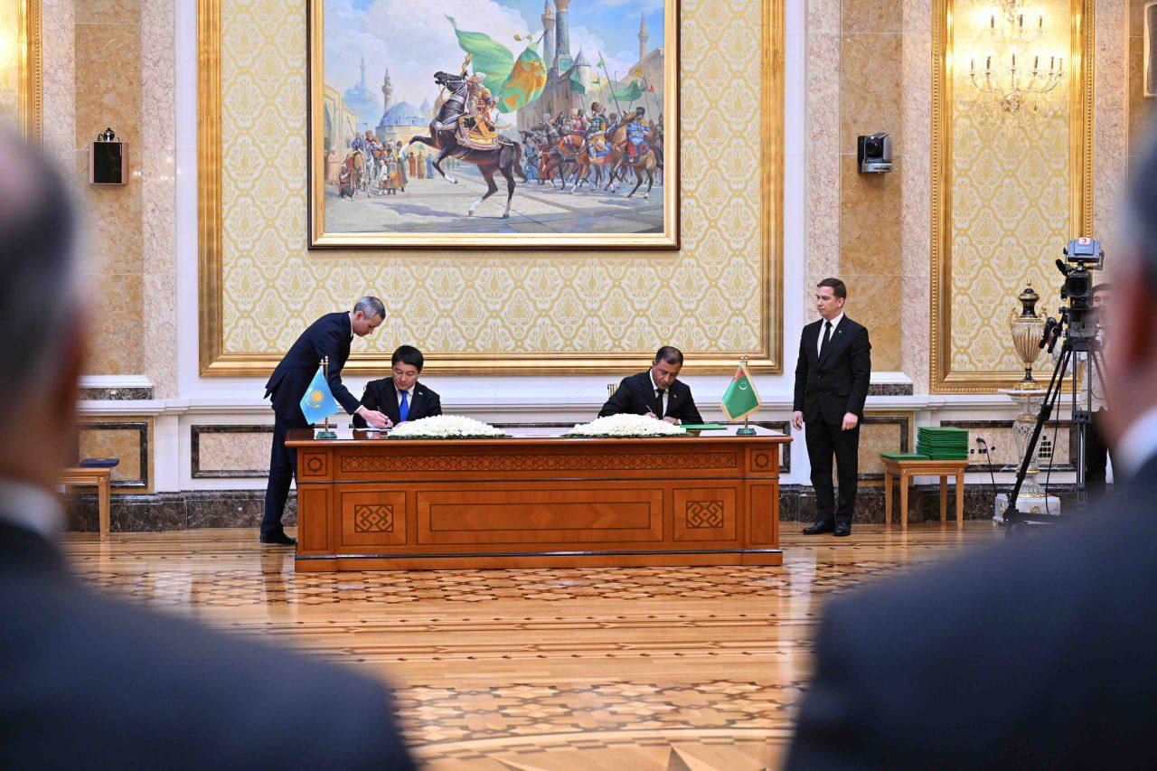 Подписан план сотрудничества между Акиматом Мангистауской области  и Хякимликом Балканского велаята Туркменистана на 2025 год