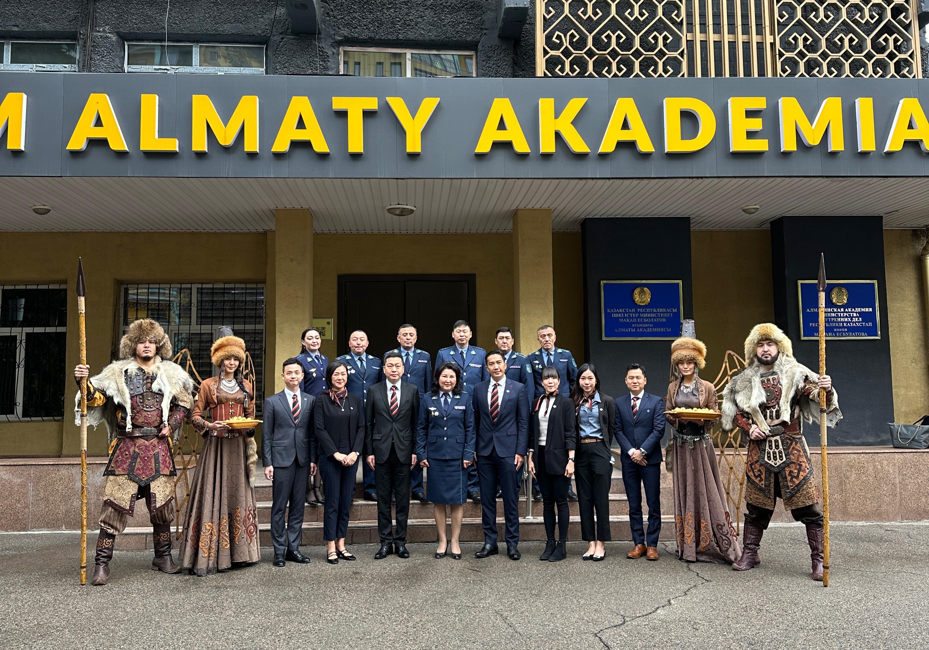 Лена Беркова және оның құрбы қыздары секс