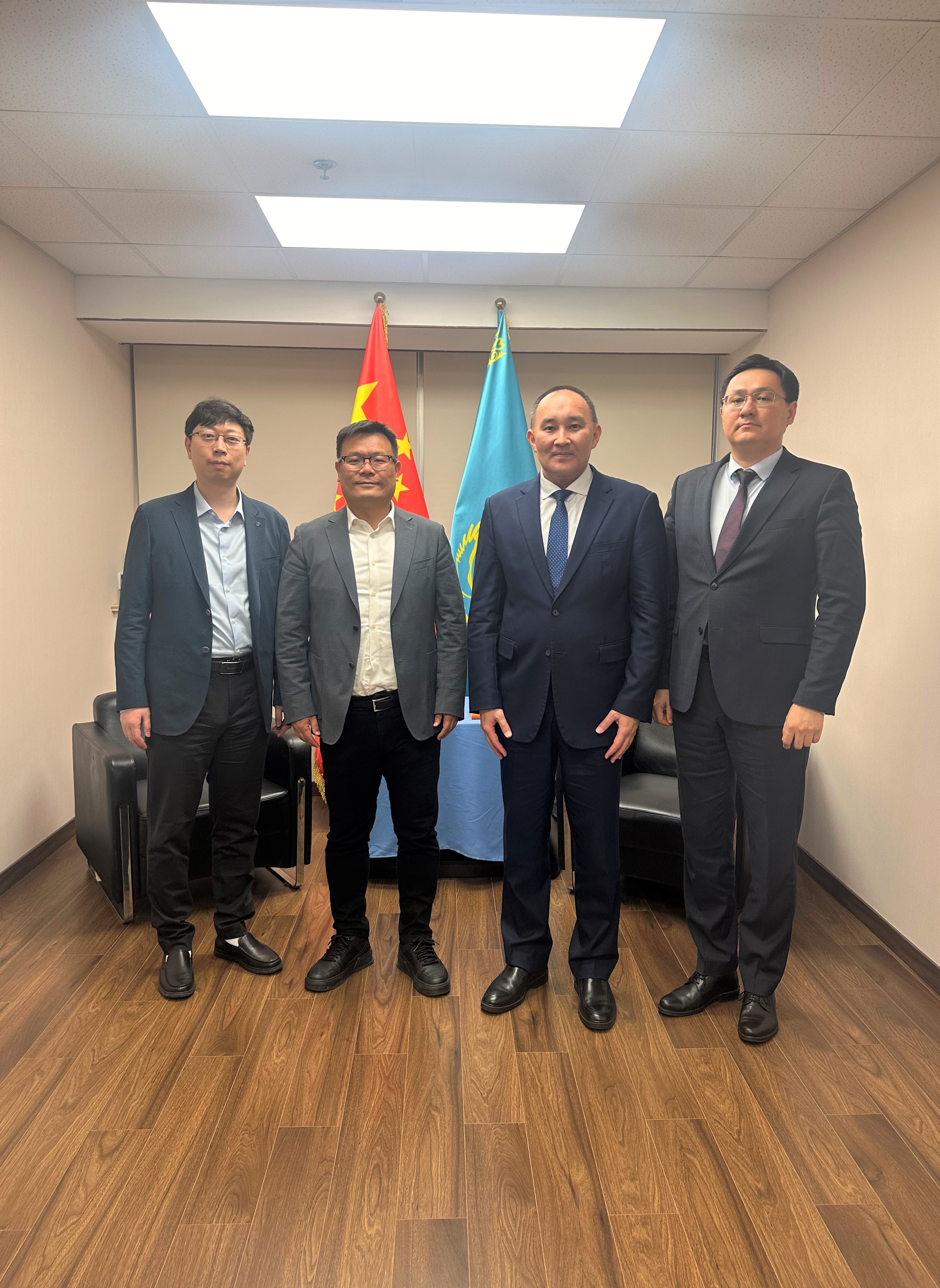 Қазақстанның Шанхайдағы Бас консулы «Shanghai Fresh Hippo Network Technology Co., Ltd.» компаниясының басшылығымен кездесу өткізді