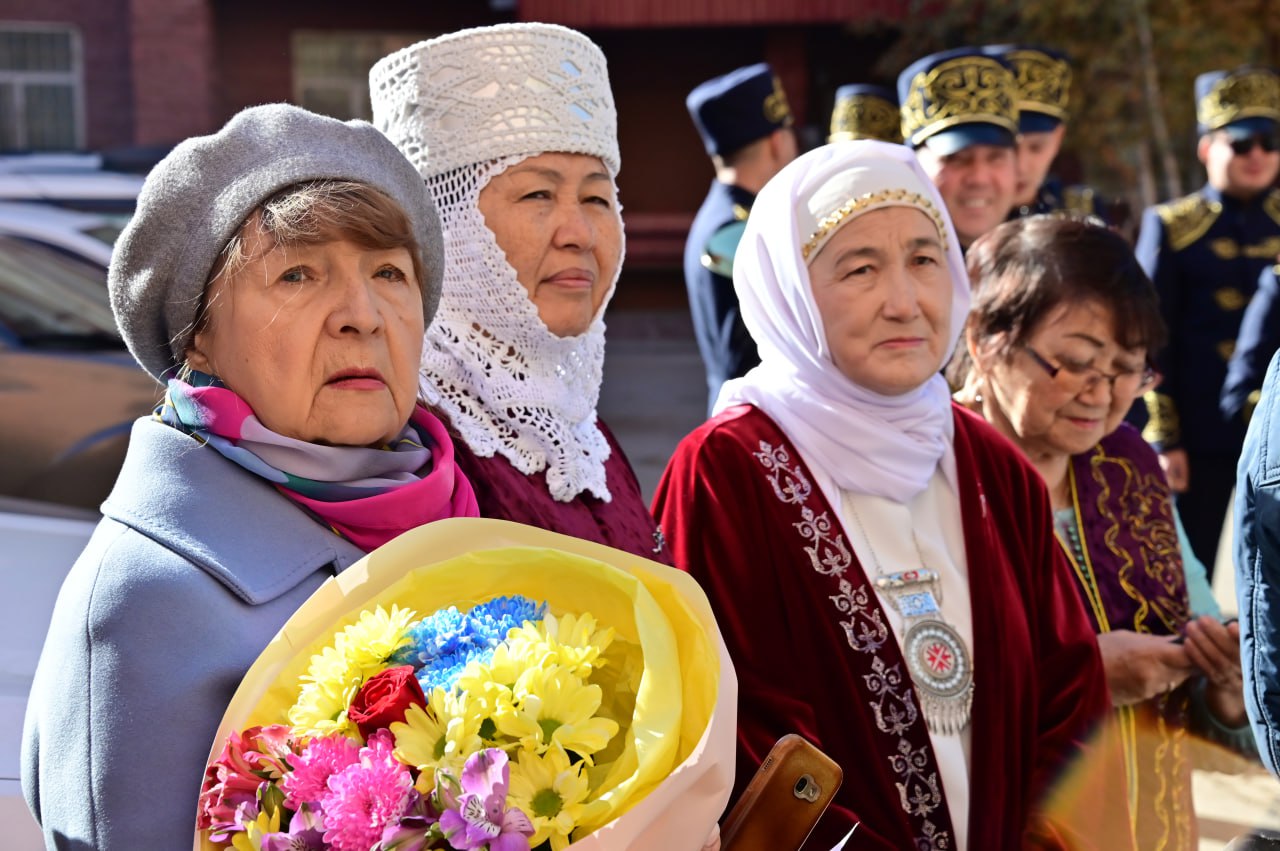 В Астане военнослужащие Вооруженных сил поздравили ветерана войны со 101-ой годовщиной