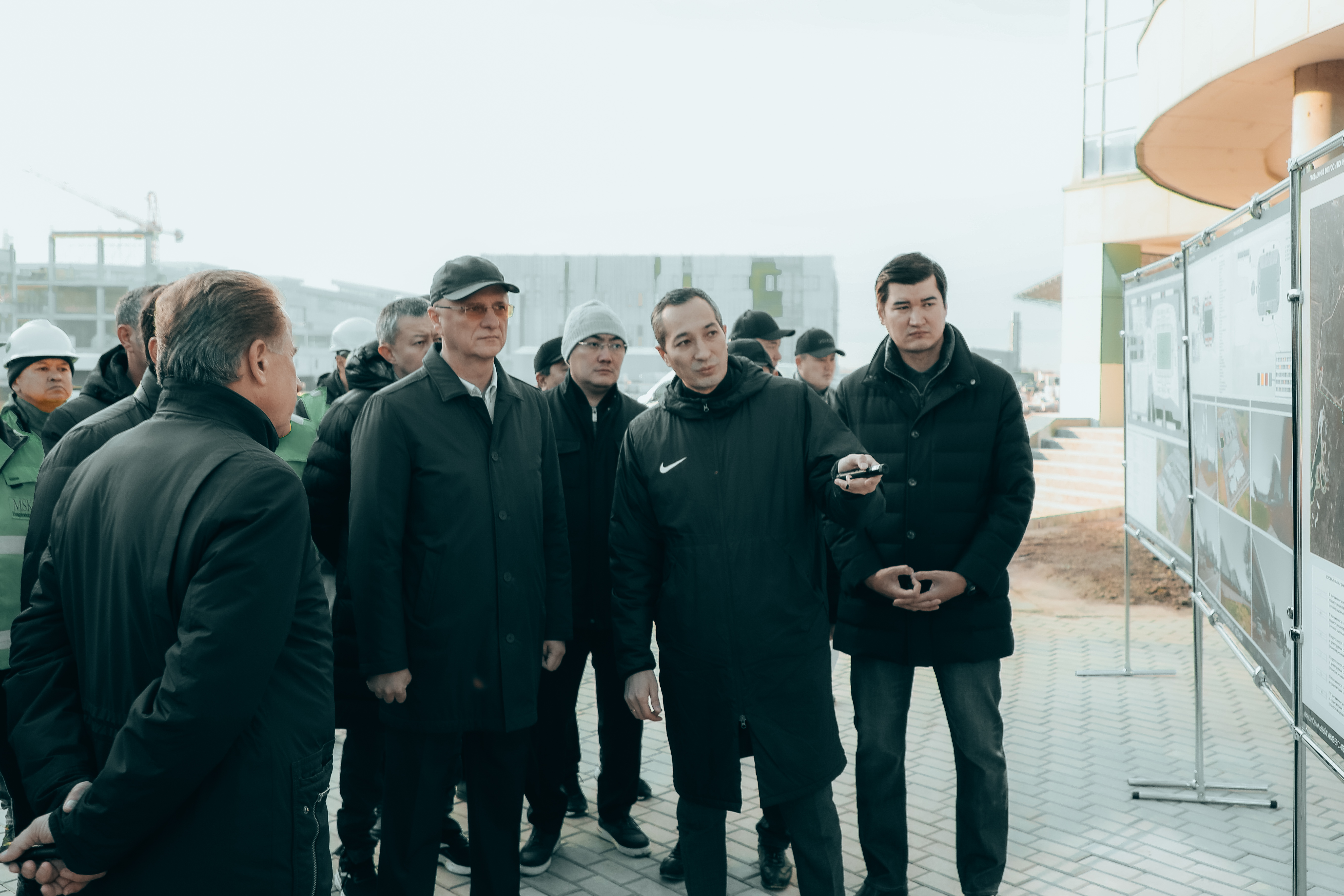 Первый заместитель премьер-министра Роман Скляр проинспектировал ход строительства Национального университета спорта в Астане