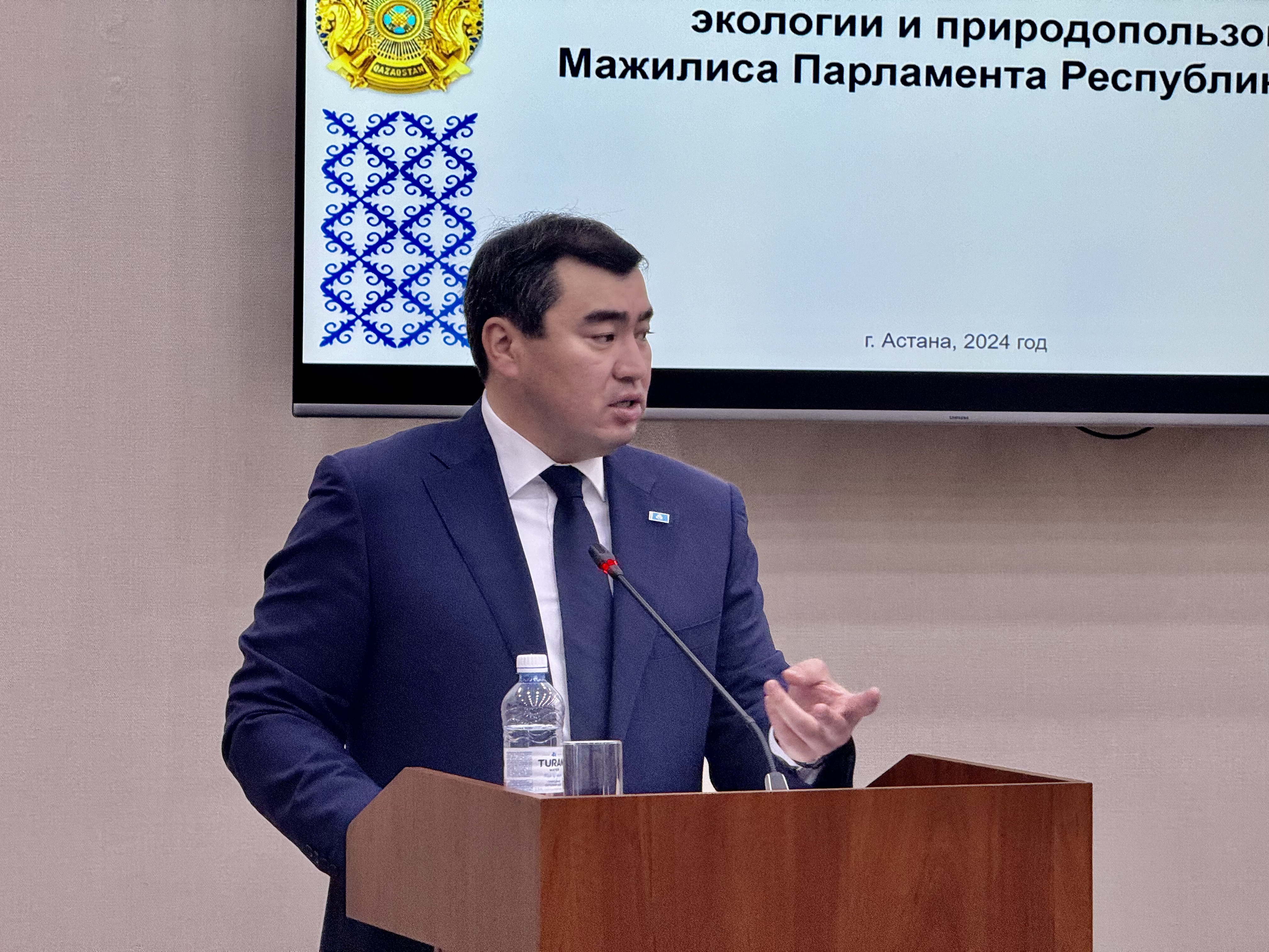 Глава МЧС выступил в Мажилисе Парламента РК